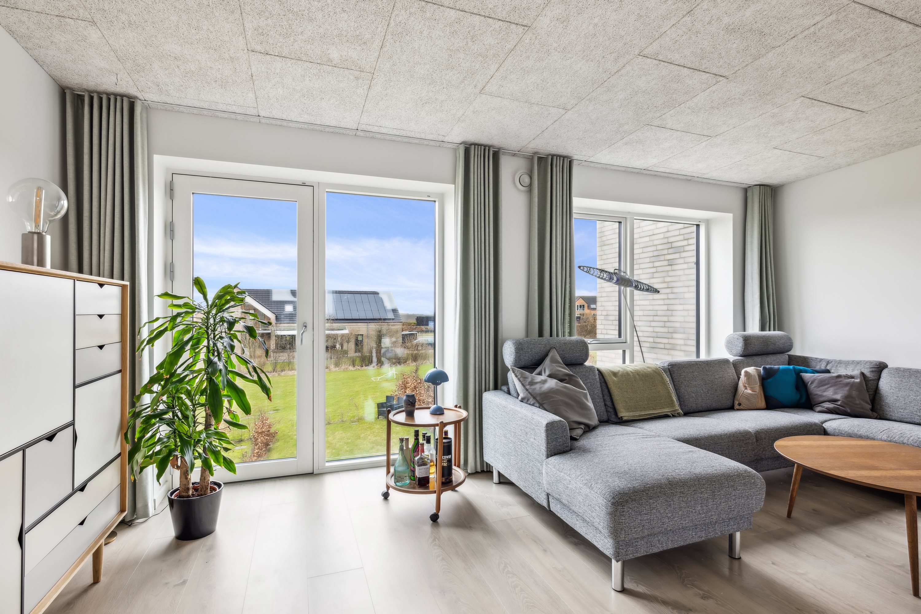 Fremhævet stue billede i fuldskærmstilstand. Billede af Baunehøjparken 24C, 8410 Rønde