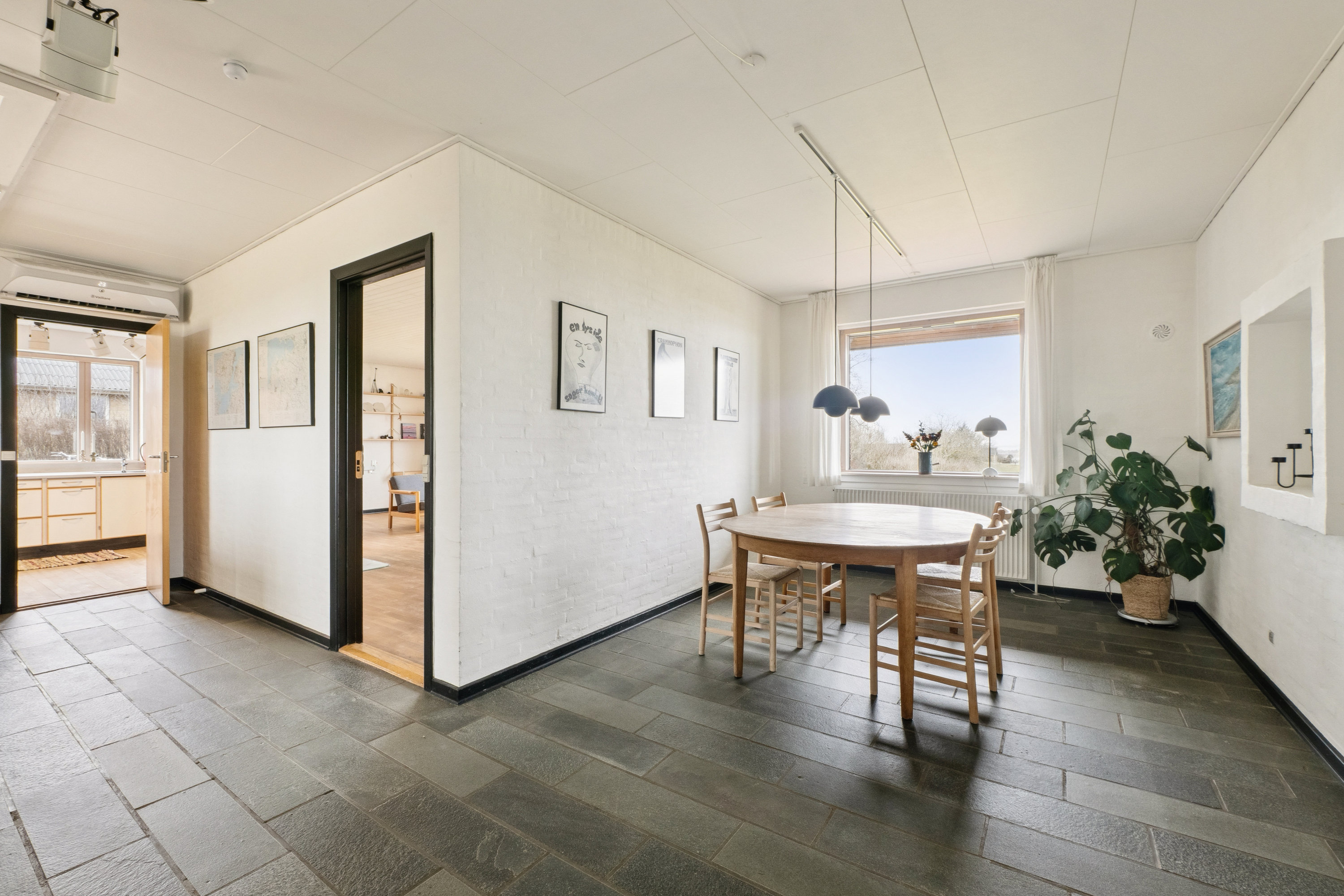 Fremhævet stue billede i fuldskærmstilstand. Billede af Nyvej 12, Hjerk, 7870 Roslev