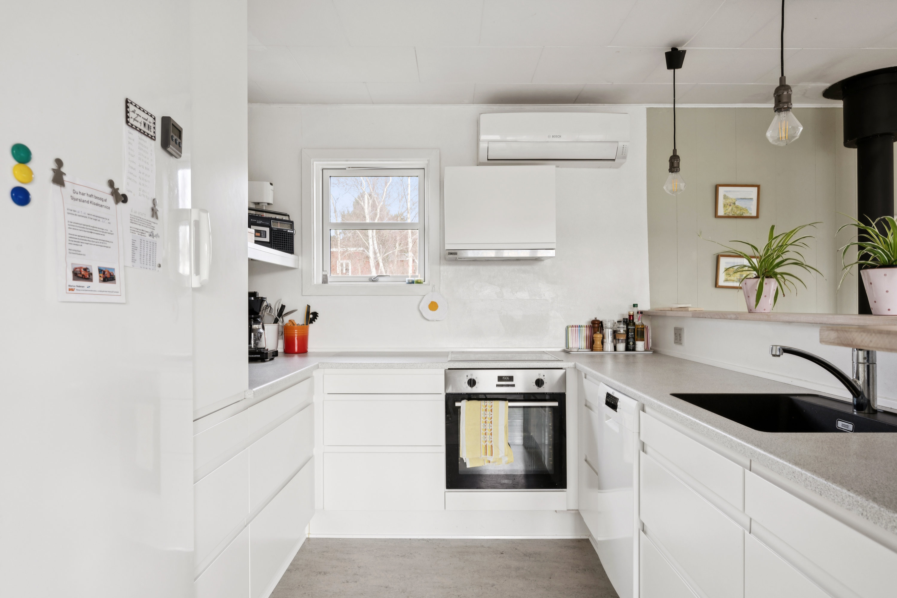 Fremhævet køkken billede i fuldskærmstilstand. Billede af Lærkelundsvej 9, Øer, 8400 Ebeltoft