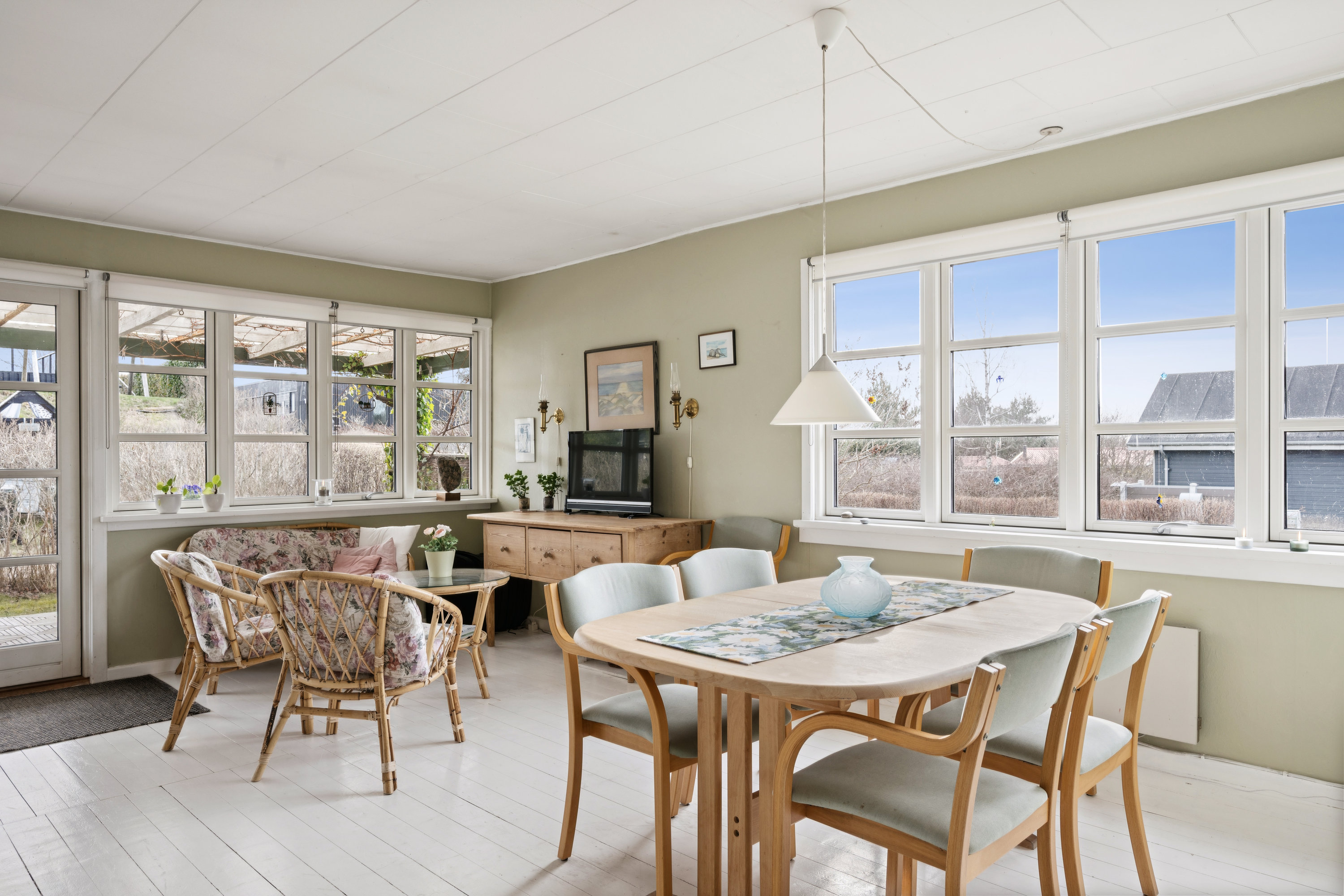 Fremhævet alrum billede i fuldskærmstilstand. Billede af Lærkelundsvej 9, Øer, 8400 Ebeltoft