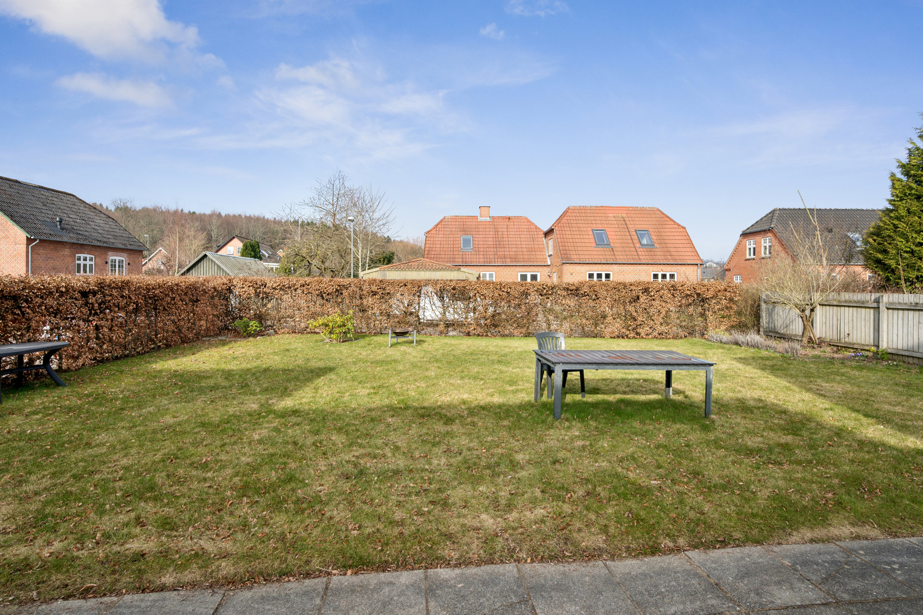 Fremhævet have billede i fuldskærmstilstand. Billede af Nørregade 1B, 1. tv., 8382 Hinnerup