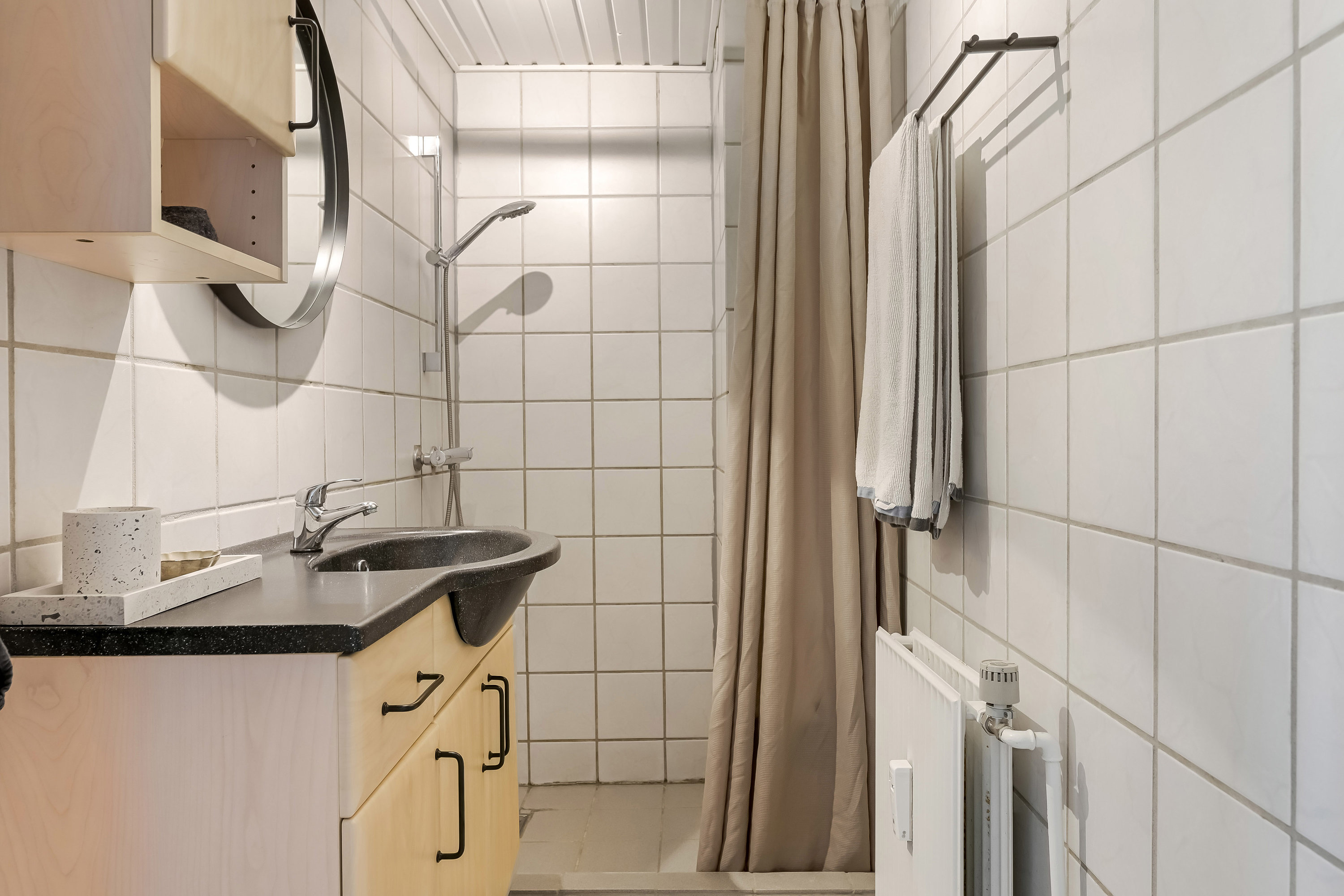 Fremhævet badeværelse billede i fuldskærmstilstand. Billede af Storegade 21, 1. th., 6700 Esbjerg