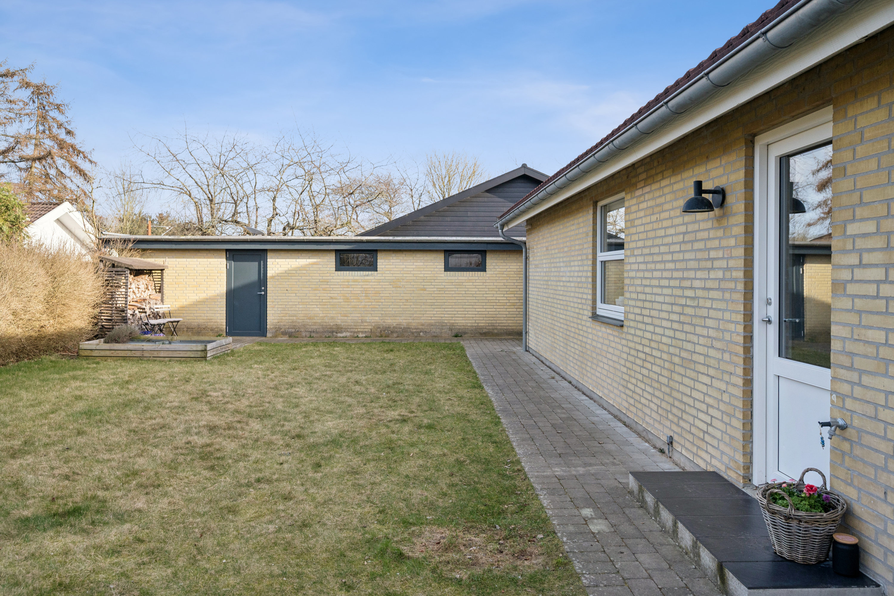 Fremhævet andet billede i fuldskærmstilstand. Billede af Nørrevangen 36, 8382 Hinnerup