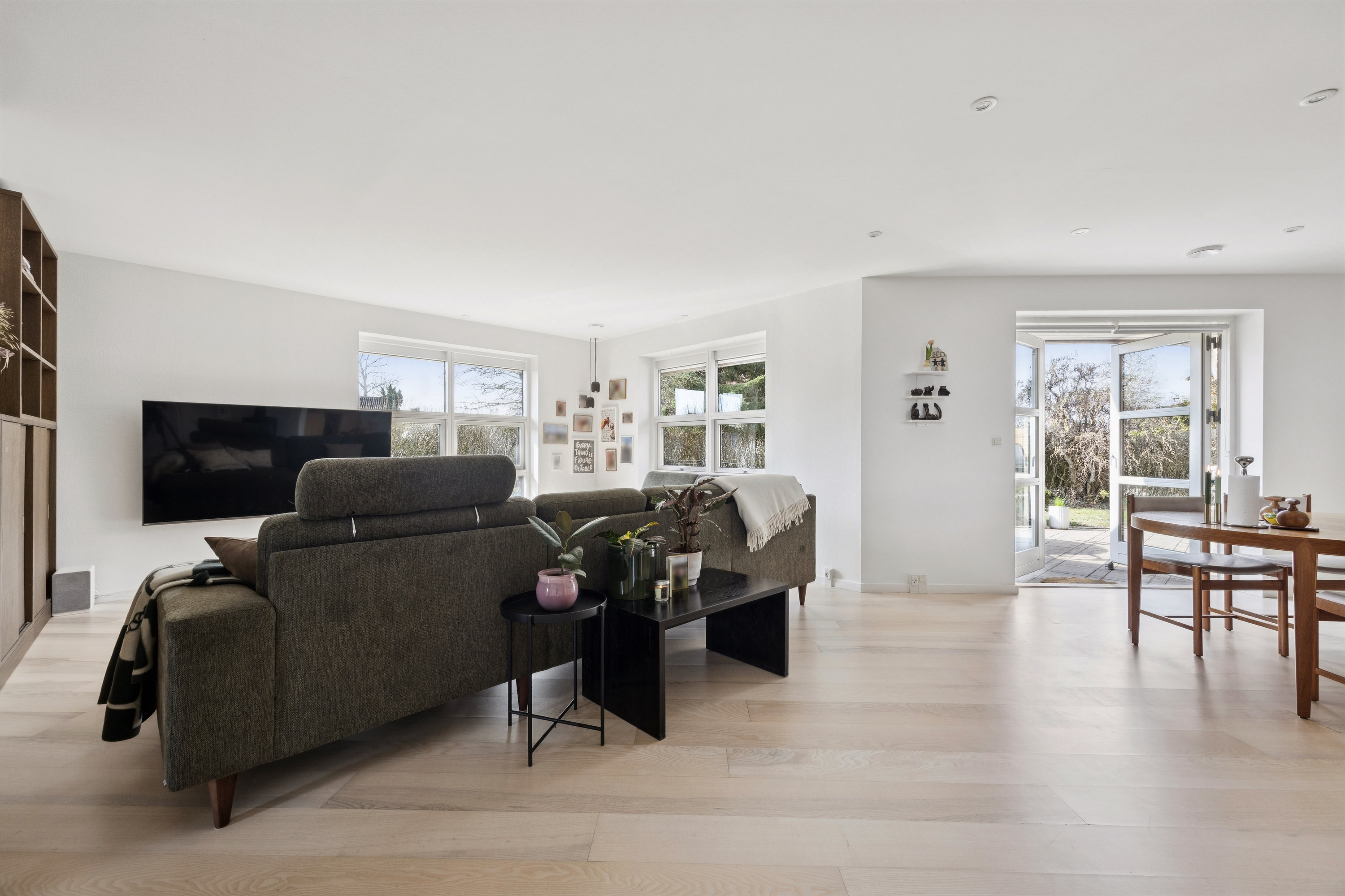 Fremhævet stue billede i fuldskærmstilstand. Billede af Bjælkerupvej 98D, 4660 Store Heddinge