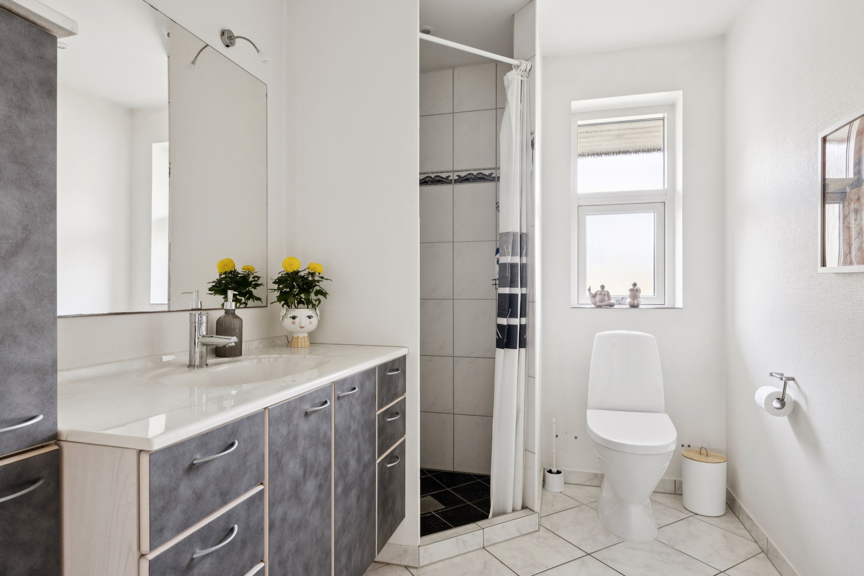 Fremhævet badeværelse billede i fuldskærmstilstand. Billede af Bjælkerupvej 98D, 4660 Store Heddinge