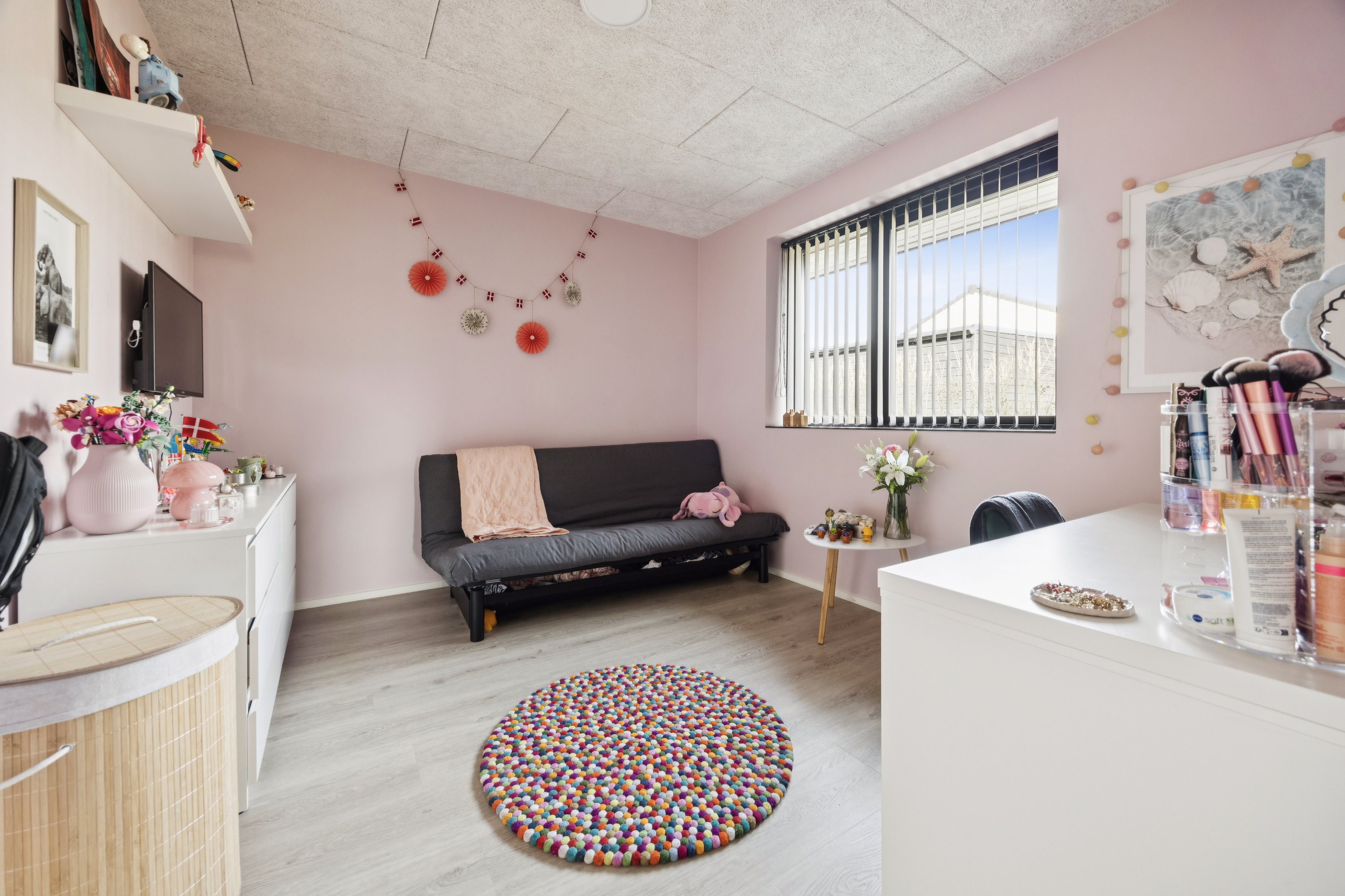 Fremhævet værelse billede i fuldskærmstilstand. Billede af Østermarken 327, 9320 Hjallerup