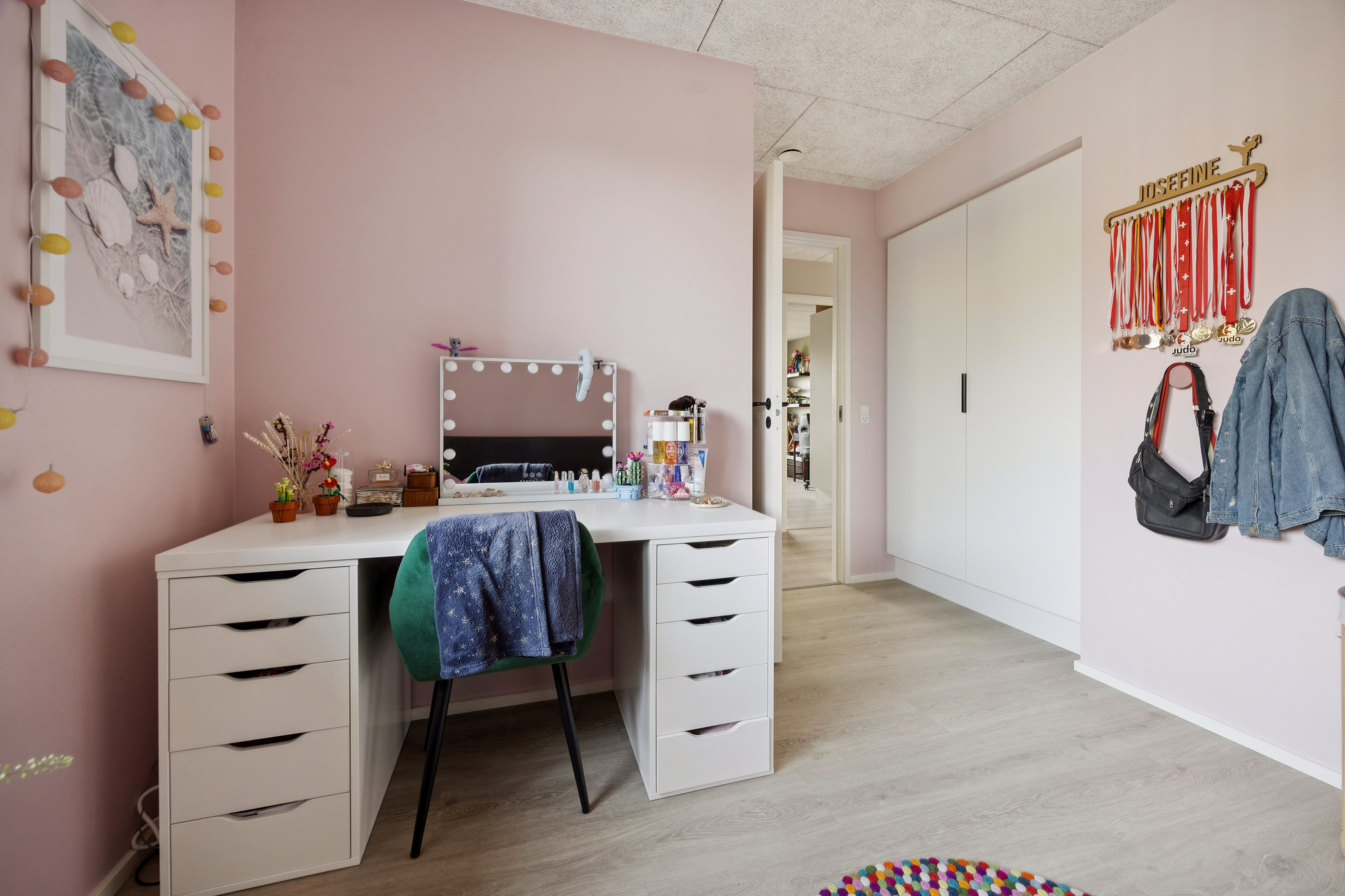 Fremhævet værelse billede i fuldskærmstilstand. Billede af Østermarken 327, 9320 Hjallerup