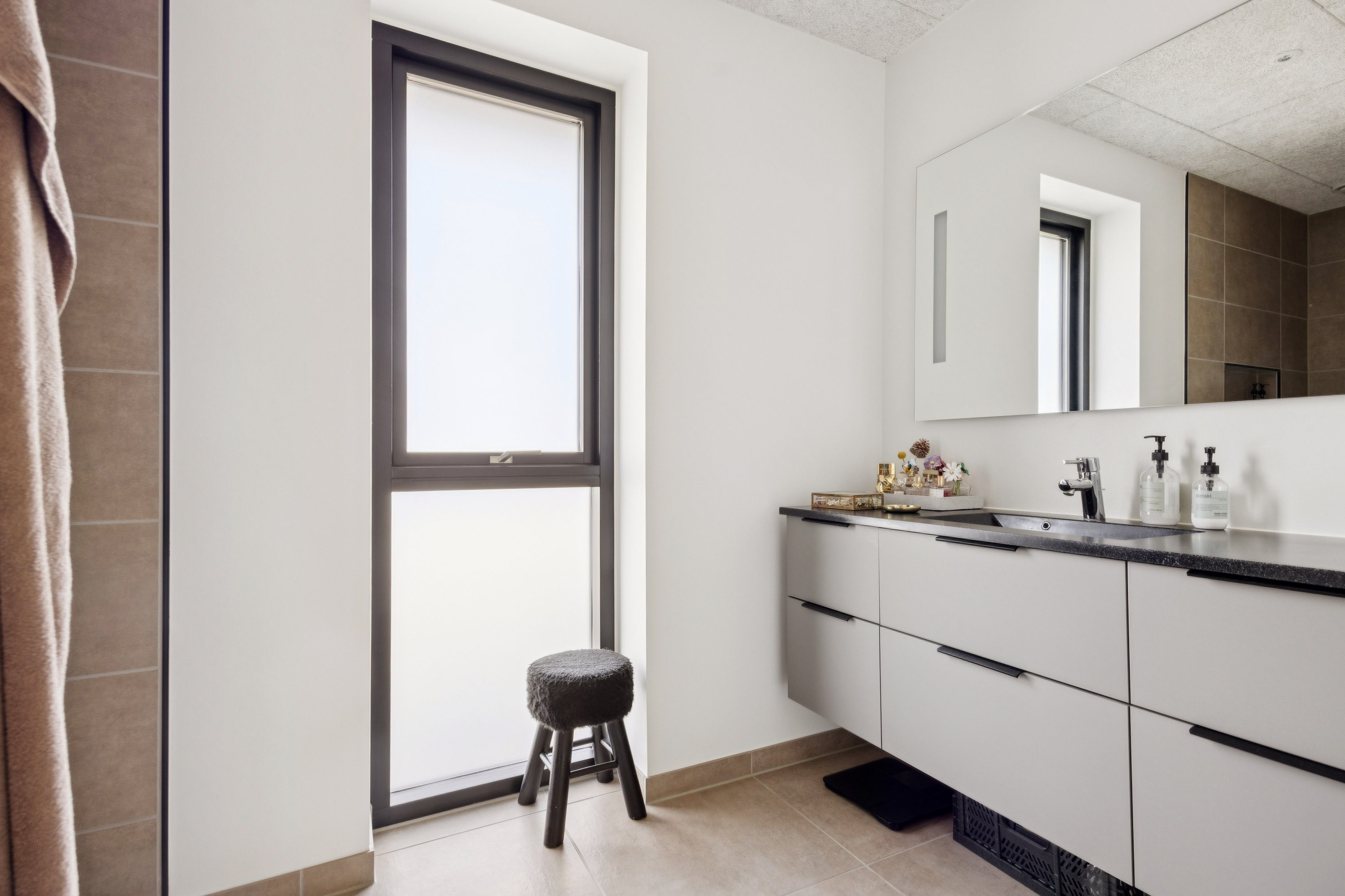 Fremhævet værelse billede i fuldskærmstilstand. Billede af Østermarken 327, 9320 Hjallerup