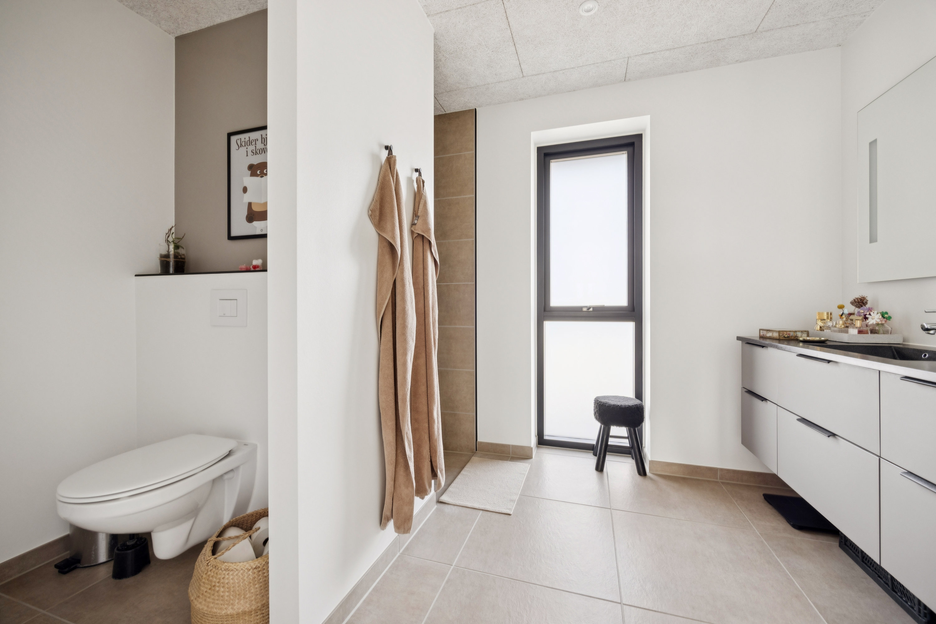 Fremhævet værelse billede i fuldskærmstilstand. Billede af Østermarken 327, 9320 Hjallerup