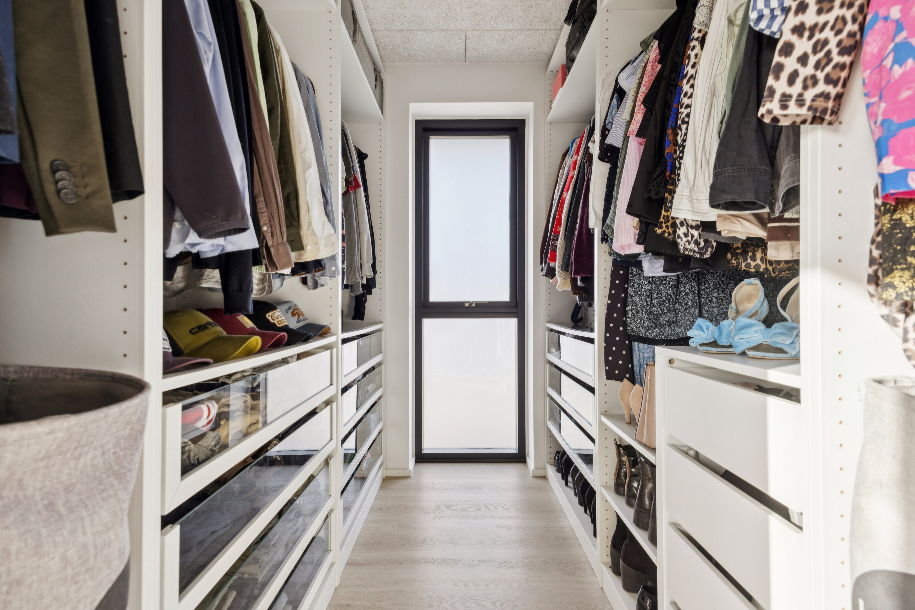 Fremhævet værelse billede i fuldskærmstilstand. Billede af Østermarken 327, 9320 Hjallerup