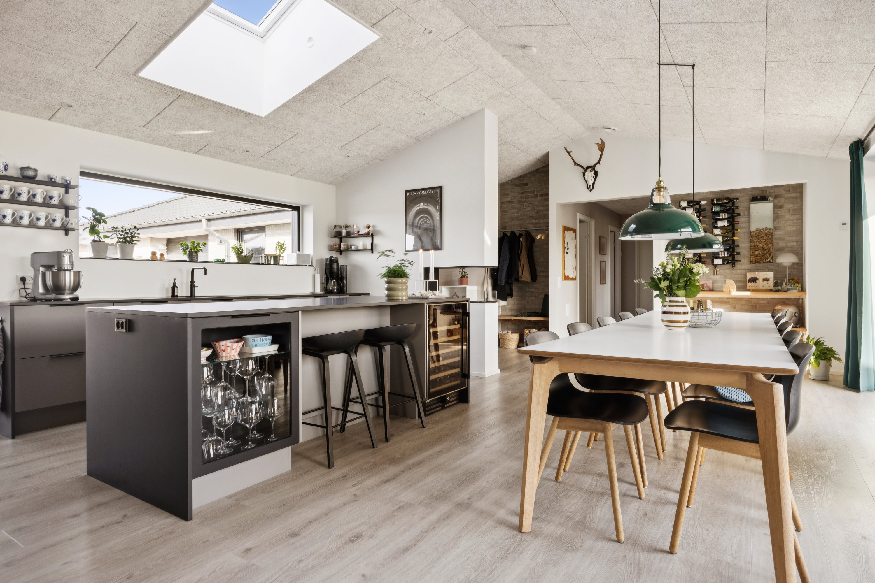 Fremhævet køkken billede i fuldskærmstilstand. Billede af Østermarken 327, 9320 Hjallerup