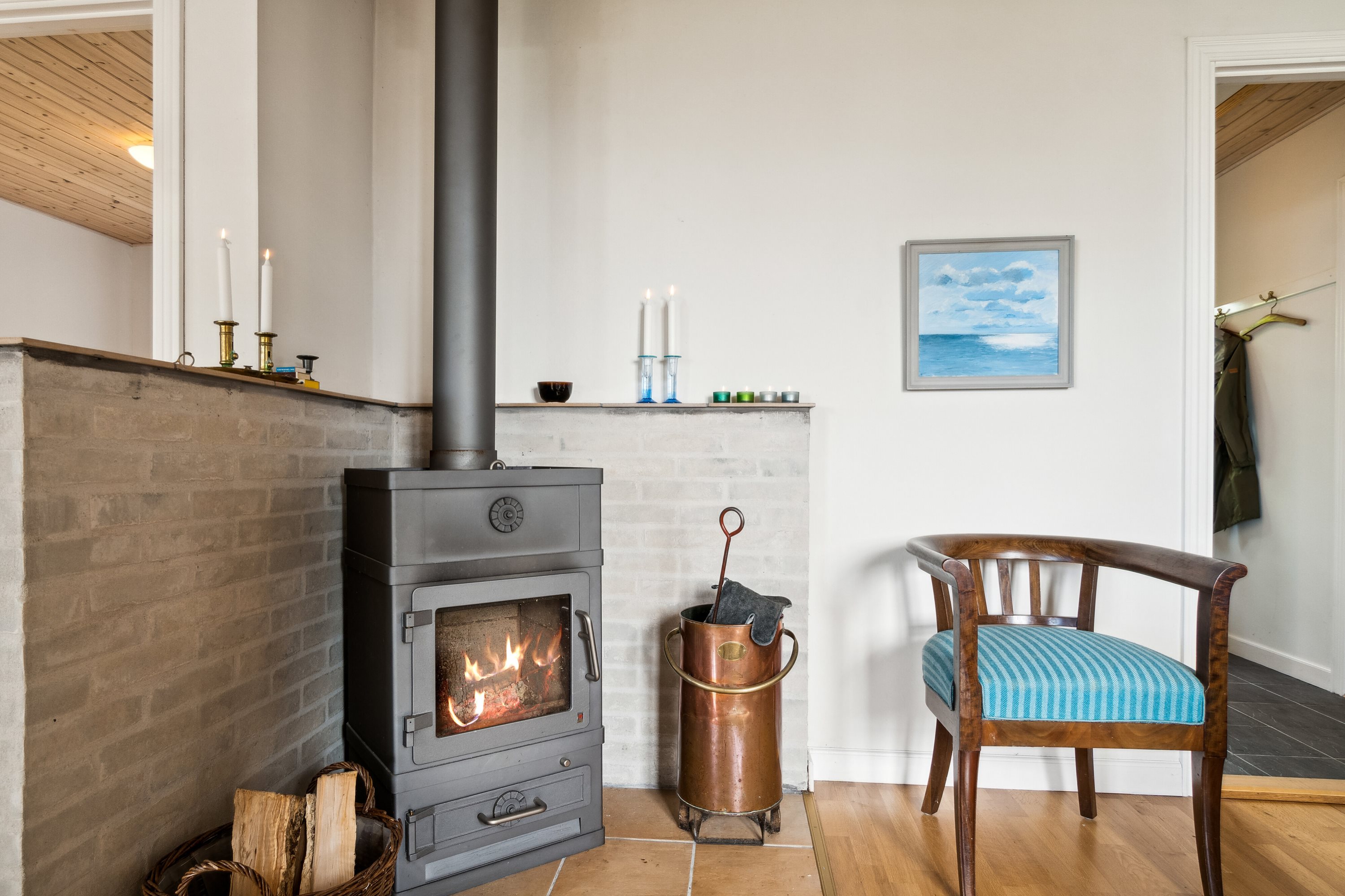 Fremhævet indendørs billede i fuldskærmstilstand. Billede af Lersøvej 13, 3700 Rønne