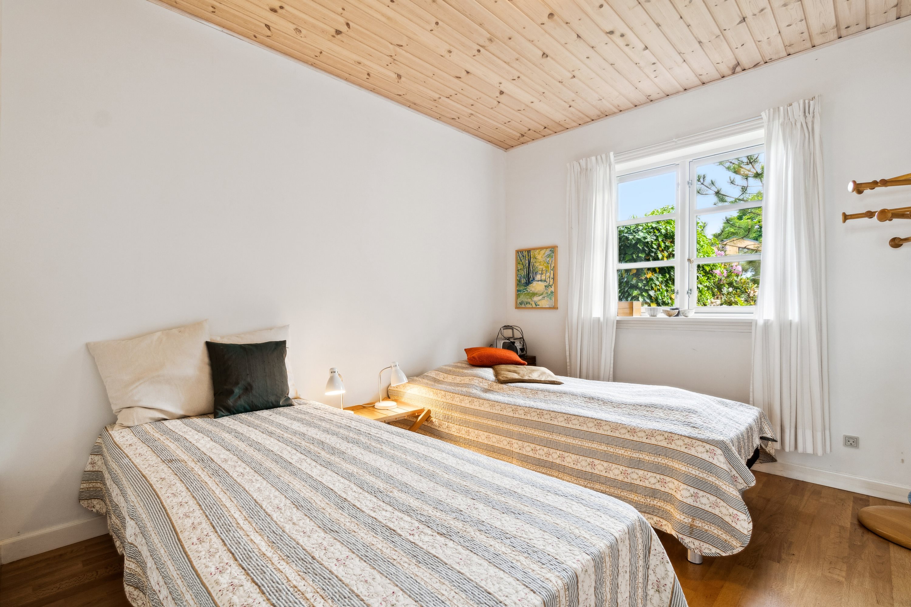 Fremhævet soveværelse billede i fuldskærmstilstand. Billede af Lersøvej 13, 3700 Rønne