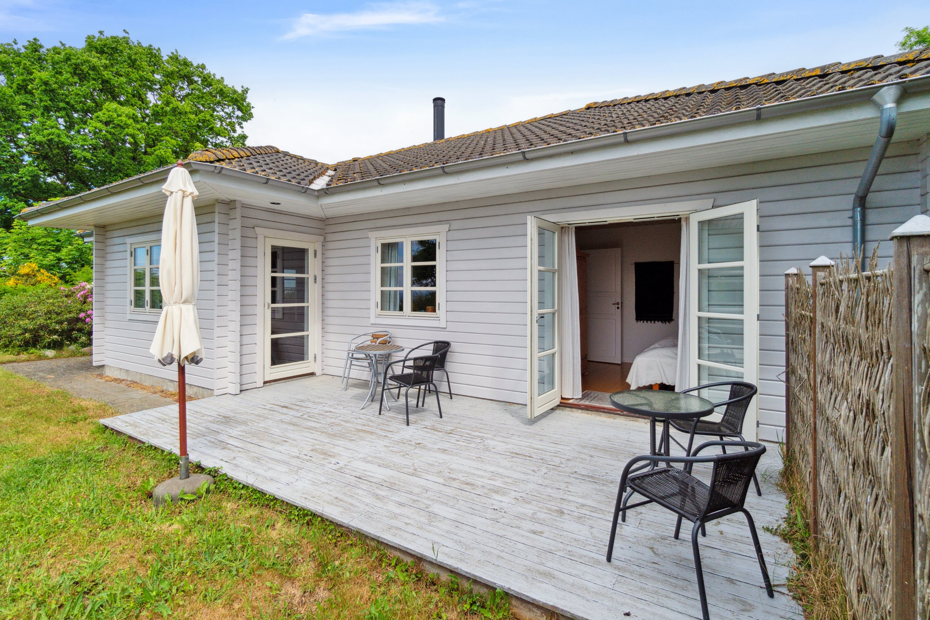 Fremhævet terrasse billede i fuldskærmstilstand. Billede af Lersøvej 13, 3700 Rønne