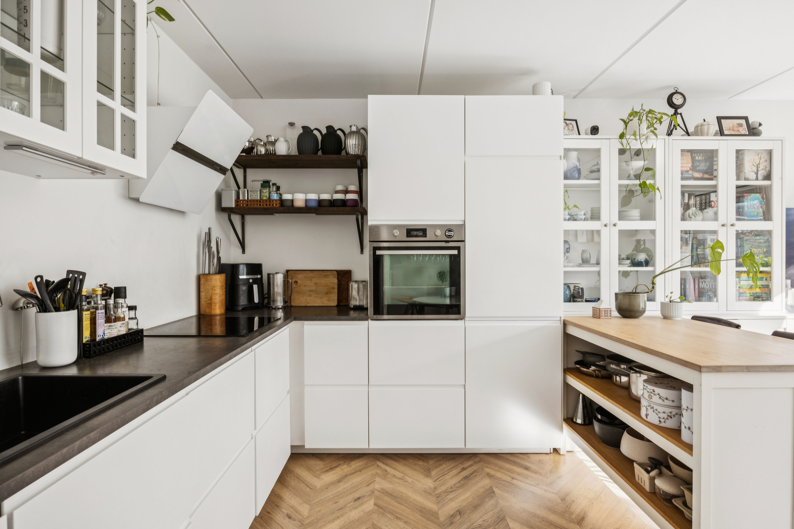 Fremhævet køkken billede i fuldskærmstilstand. Billede af Borgmester Fischers Vej 5F, st.. 3., 2000 Frederiksberg