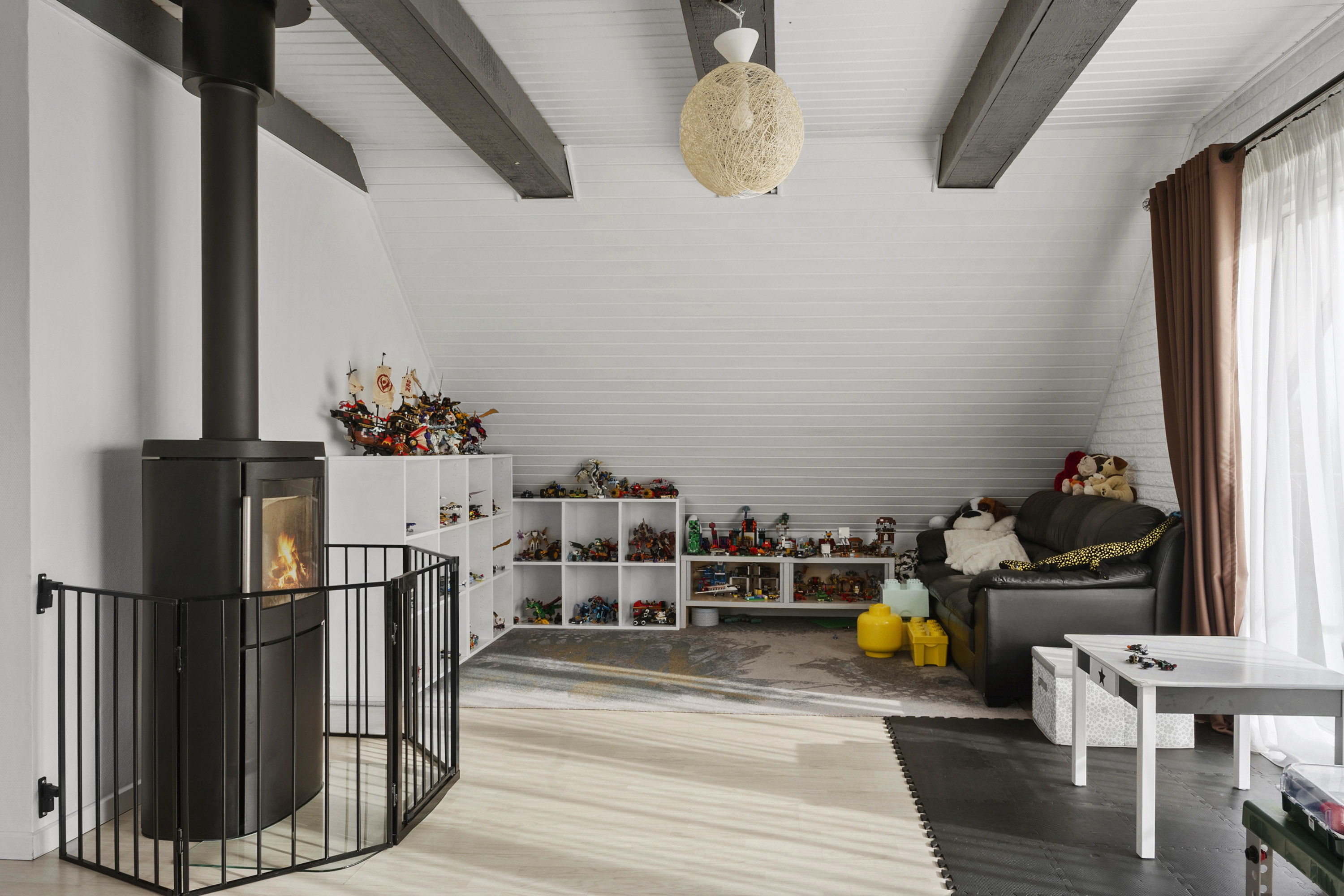 Fremhævet stue billede i fuldskærmstilstand. Billede af Platanalle 11, 8700 Horsens