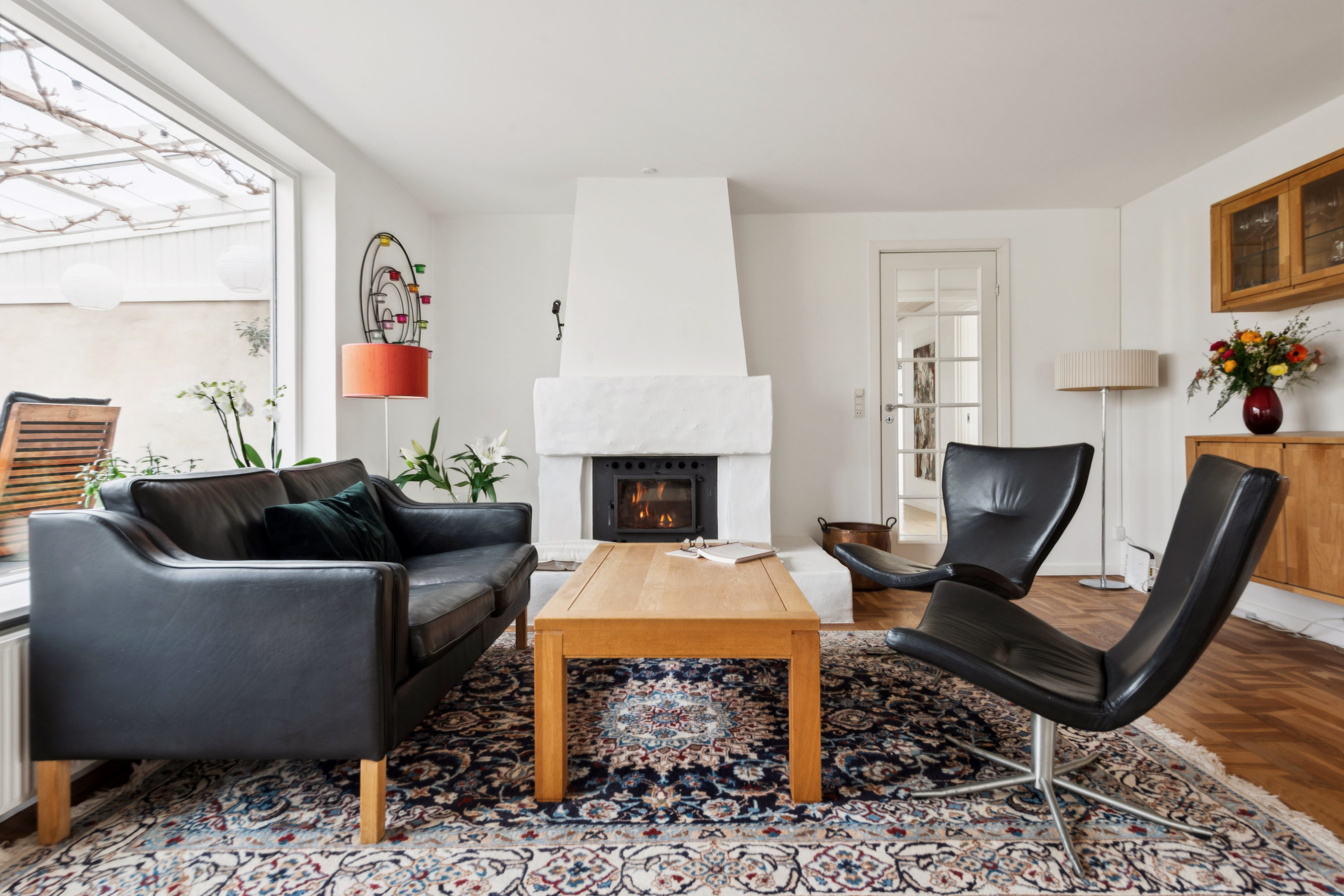 Fremhævet stue billede i fuldskærmstilstand. Billede af Stenås 17, 2670 Greve