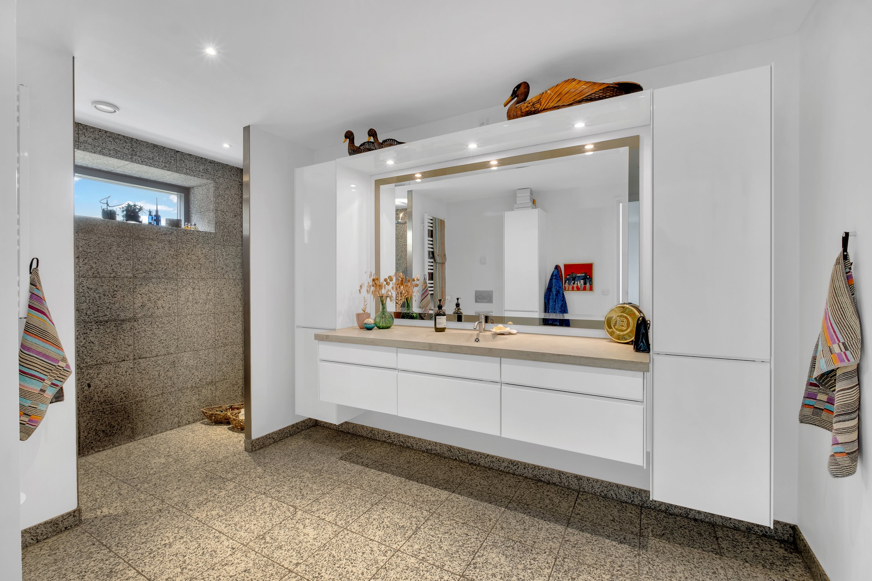 Fremhævet badeværelse billede i fuldskærmstilstand. Billede af Langelinieparken 15, 2. tv., 8000 Aarhus C