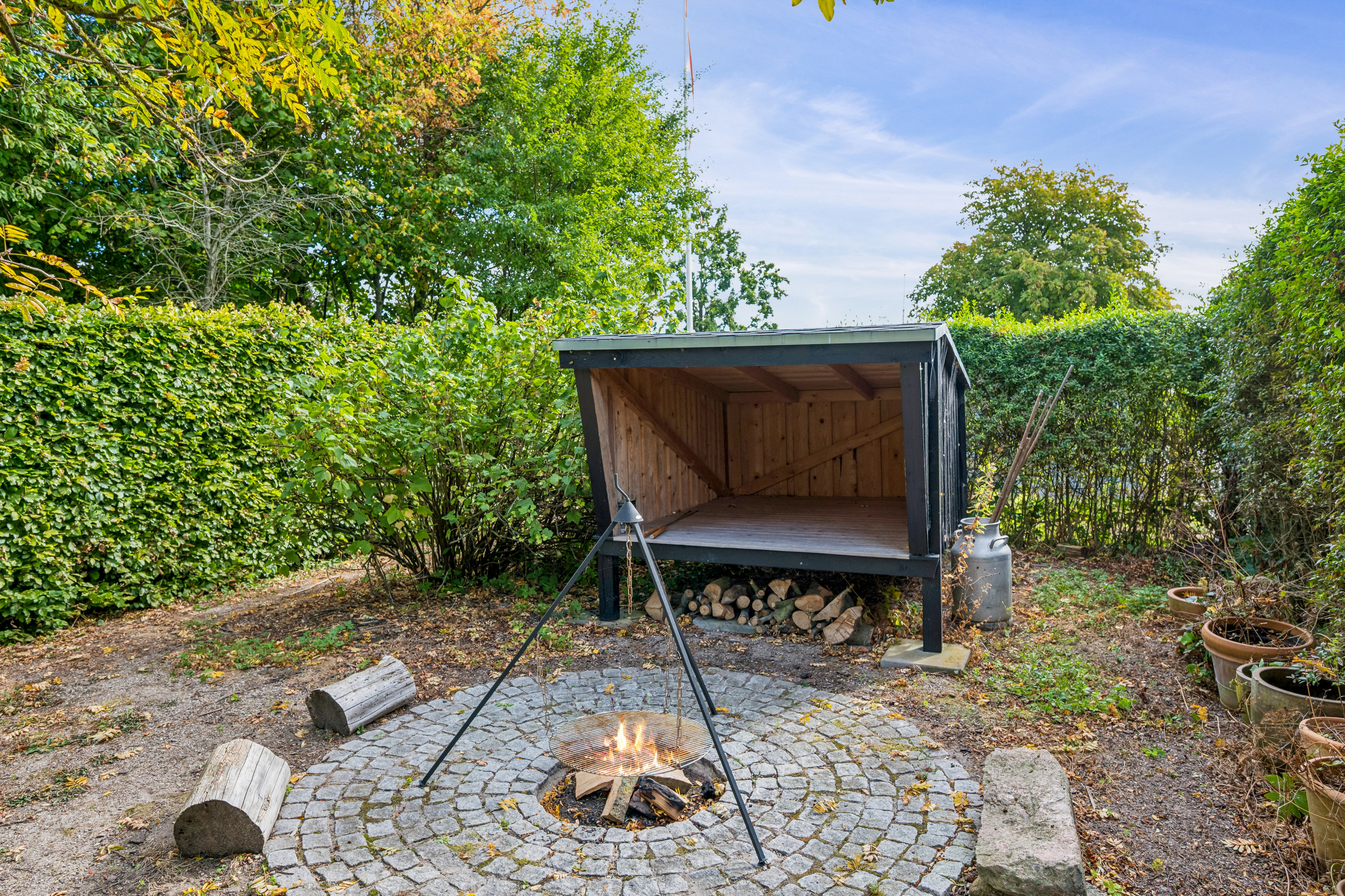 Fremhævet have billede i fuldskærmstilstand. Billede af Tinningvej 12, Foldby, 8382 Hinnerup