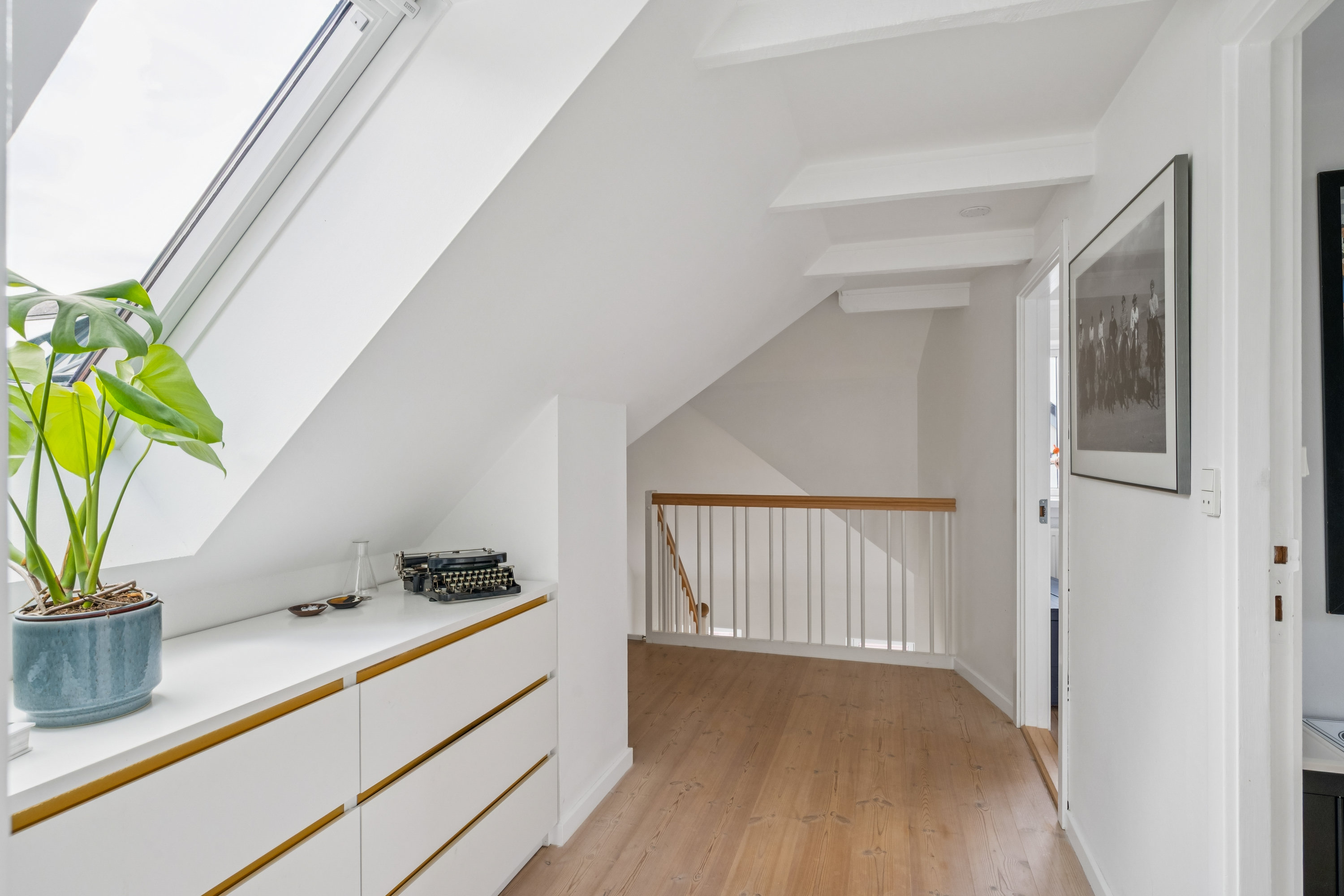 Fremhævet køkken billede i fuldskærmstilstand. Billede af Tinningvej 12, Foldby, 8382 Hinnerup