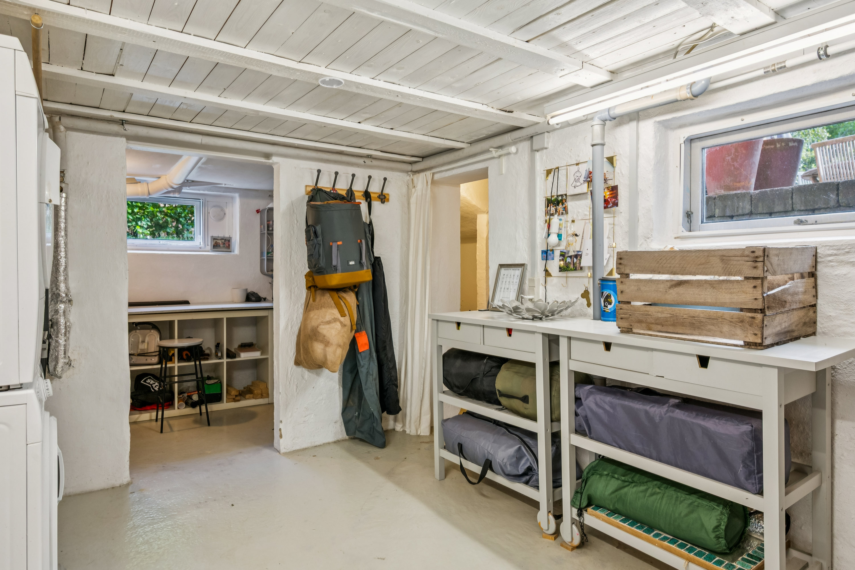 Fremhævet stue billede i fuldskærmstilstand. Billede af Tinningvej 12, Foldby, 8382 Hinnerup