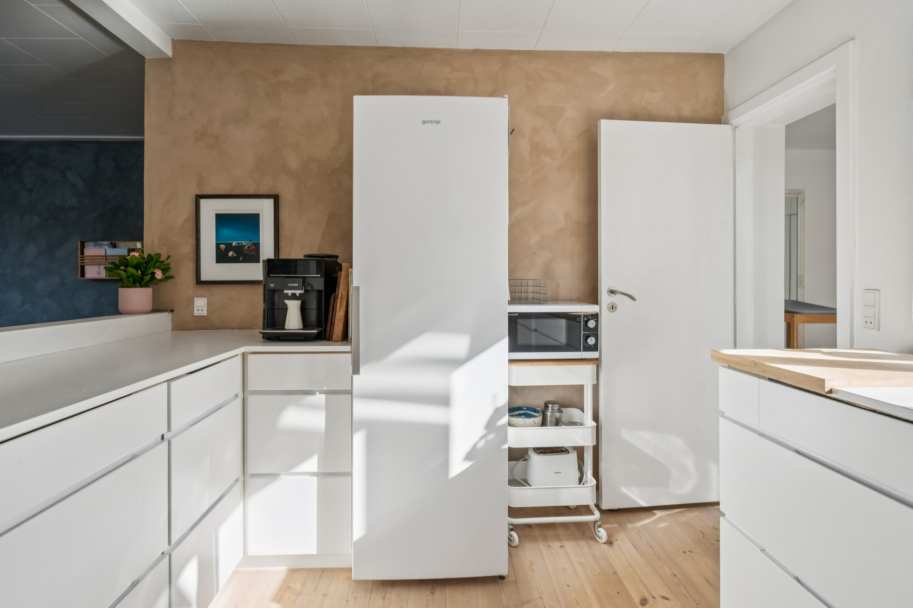 Fremhævet køkken billede i fuldskærmstilstand. Billede af Tinningvej 12, Foldby, 8382 Hinnerup