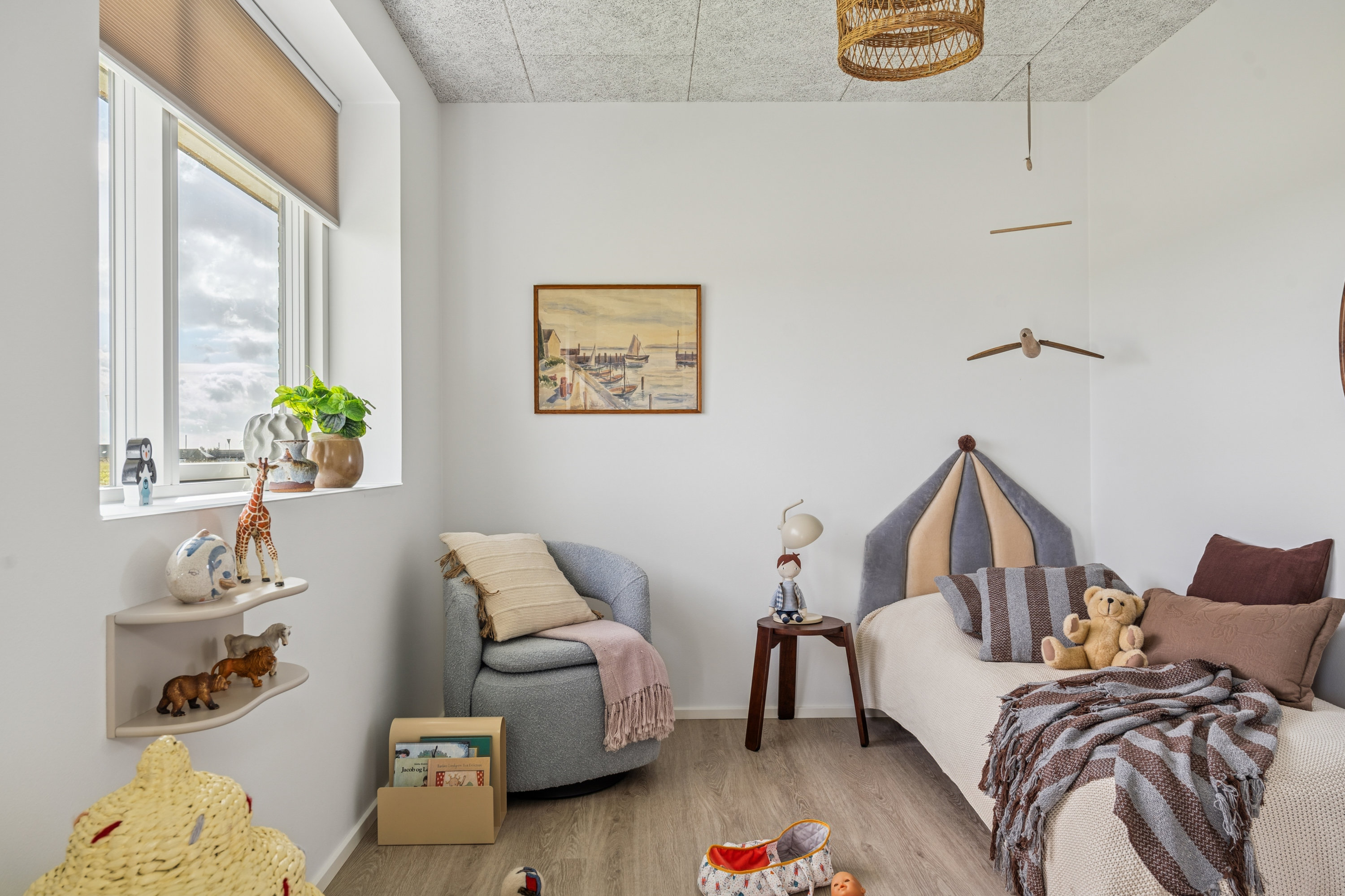 Fremhævet  billede i fuldskærmstilstand. Billede af Pileurtdalen 9, 8930 Randers NØ