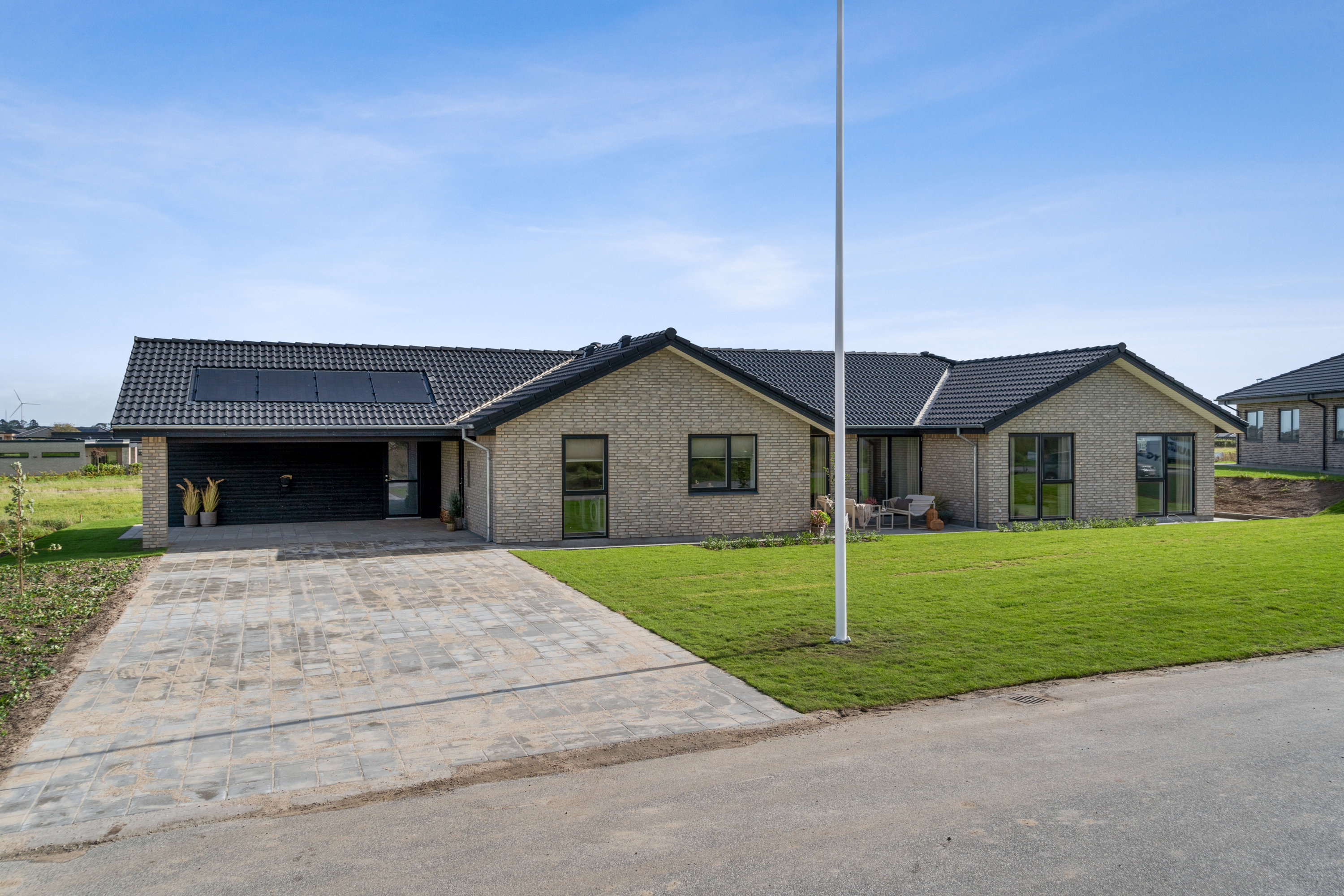 Fremhævet  billede i fuldskærmstilstand. Billede af Pileurtdalen 9, 8930 Randers NØ