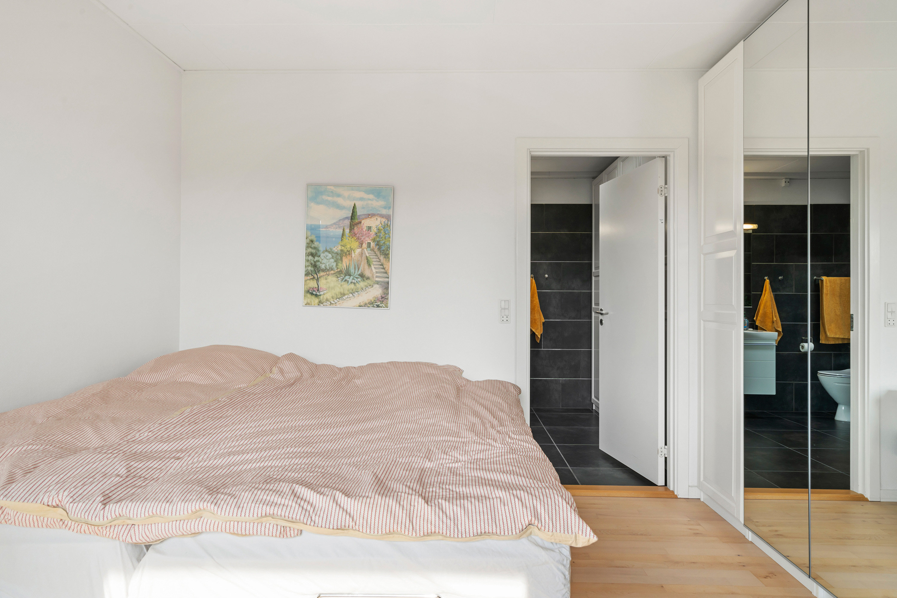 Fremhævet soveværelse billede i fuldskærmstilstand. Billede af Hyrdeengen 109, 2625 Vallensbæk