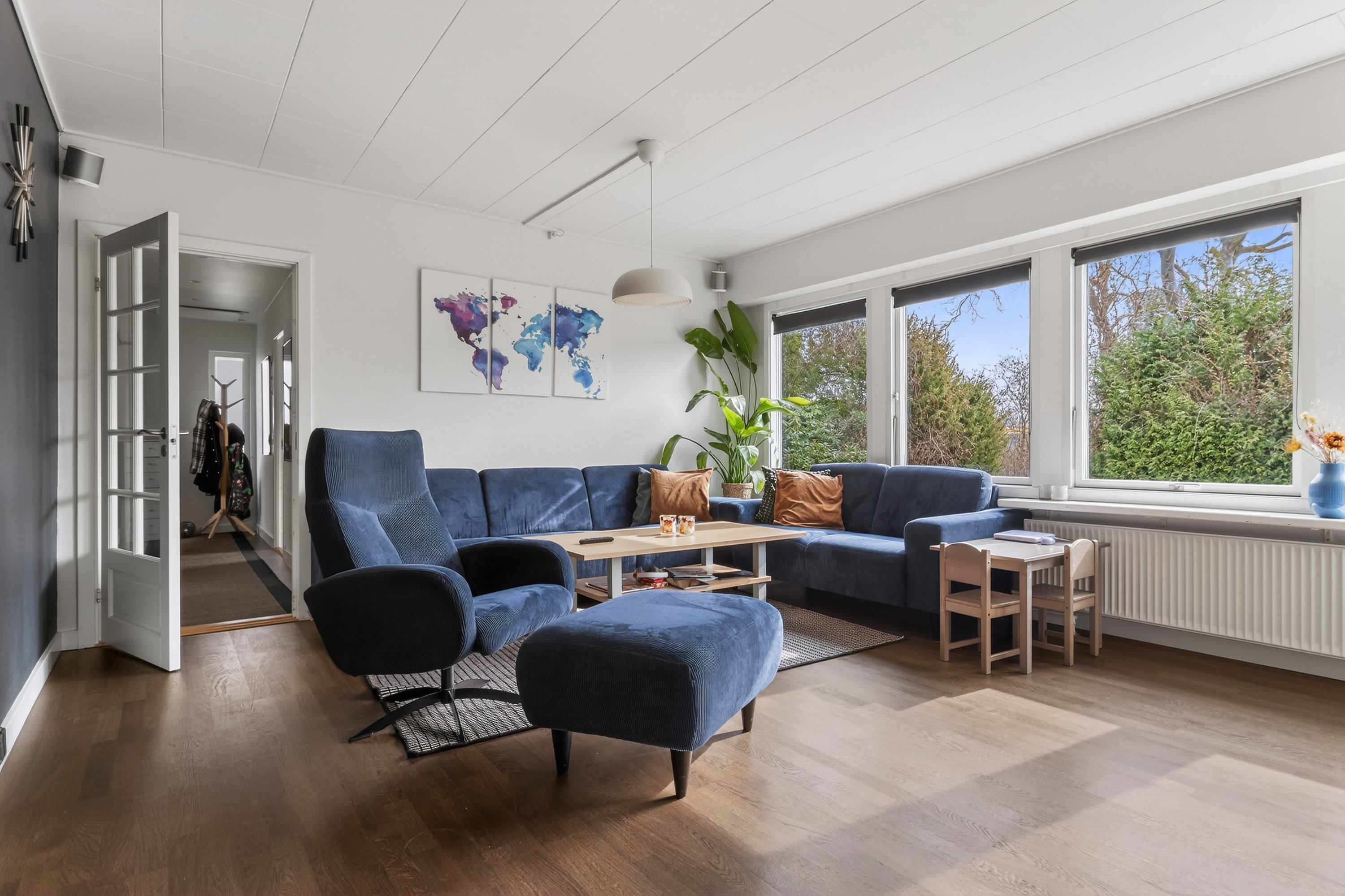 Fremhævet stue billede i fuldskærmstilstand. Billede af Hold-An Vej 140, 2750 Ballerup