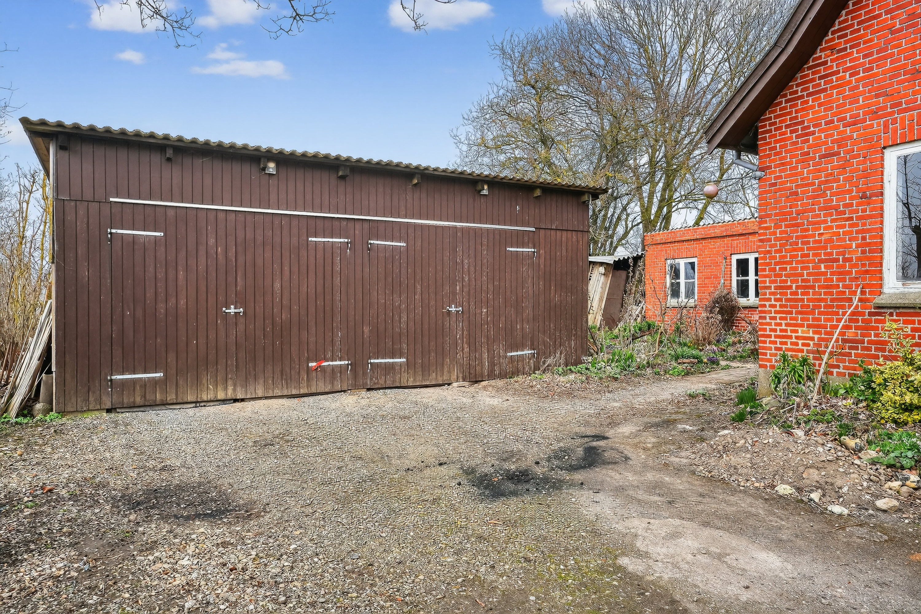 Fremhævet garage billede i fuldskærmstilstand. Billede af Asmindrupvej 94, 4390 Vipperød