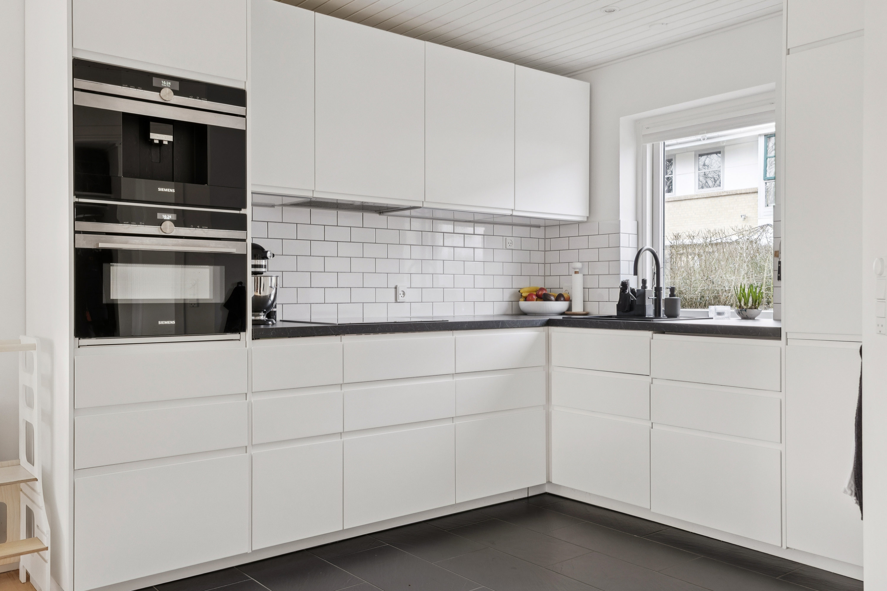 Fremhævet køkken billede i fuldskærmstilstand. Billede af Lindehegnet 34, 2670 Greve