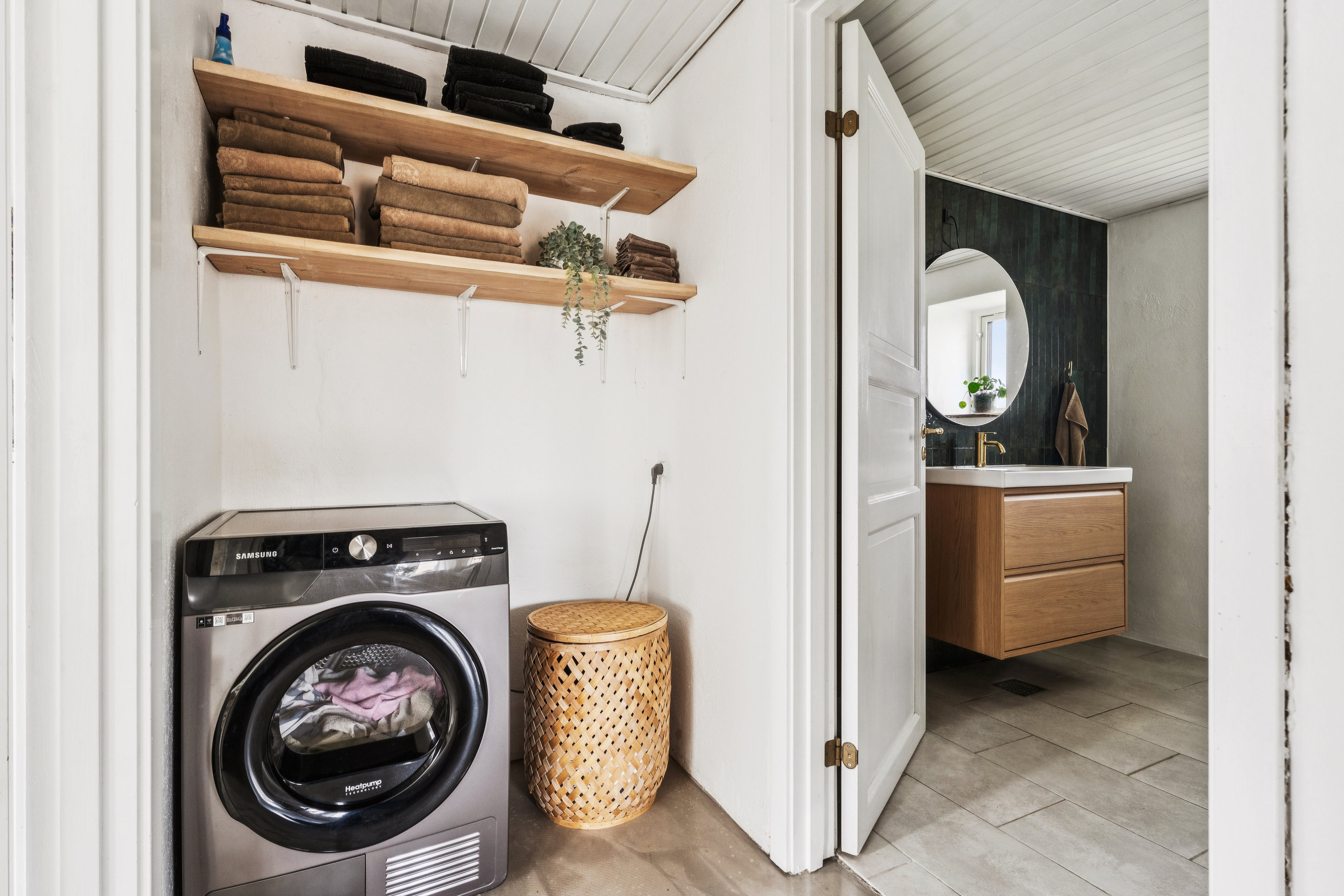 Fremhævet entré billede i fuldskærmstilstand. Billede af Nedre Vej 50, Albæk, 8930 Randers NØ