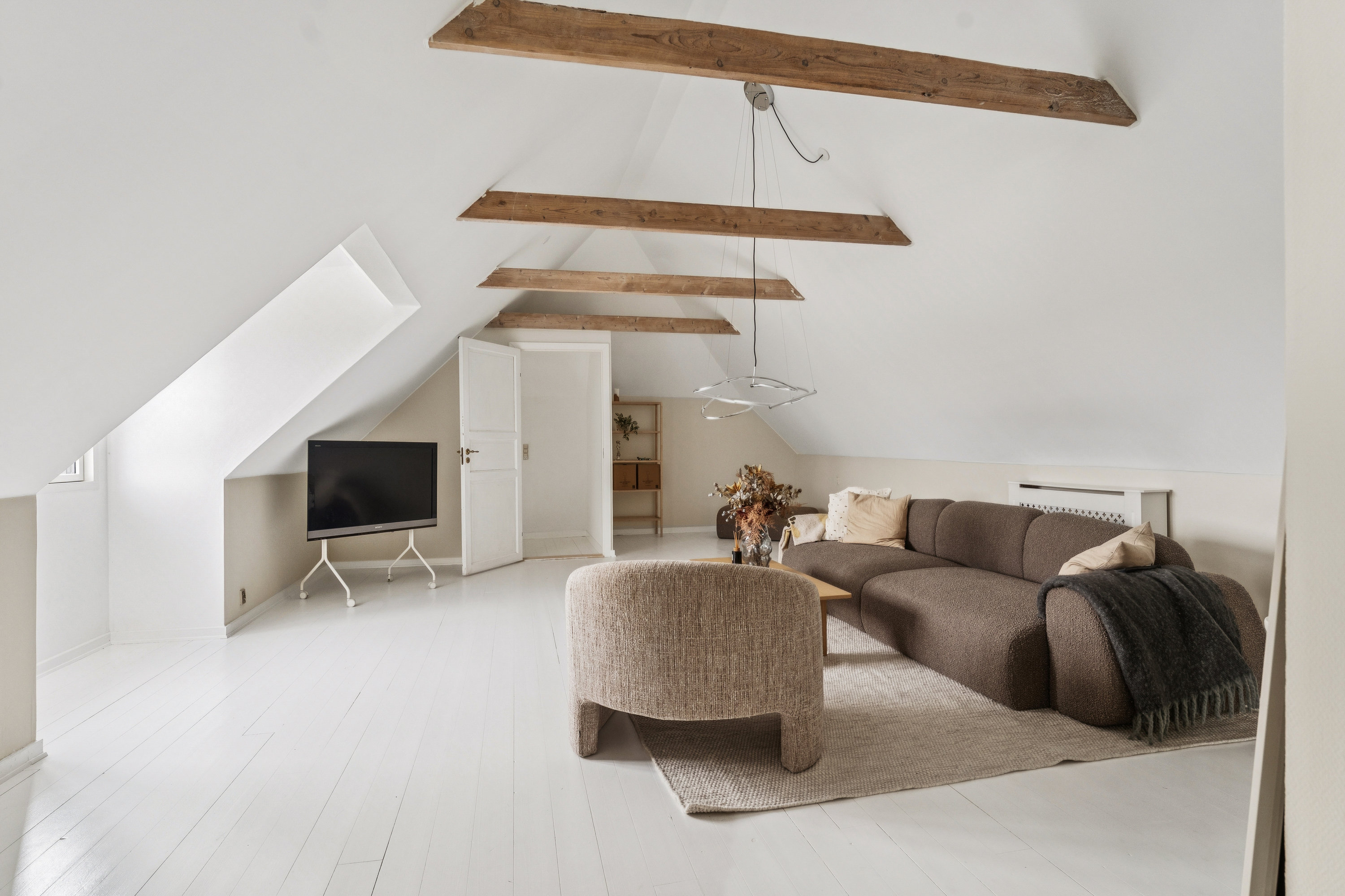 Fremhævet stue billede i fuldskærmstilstand. Billede af Nedre Vej 50, Albæk, 8930 Randers NØ