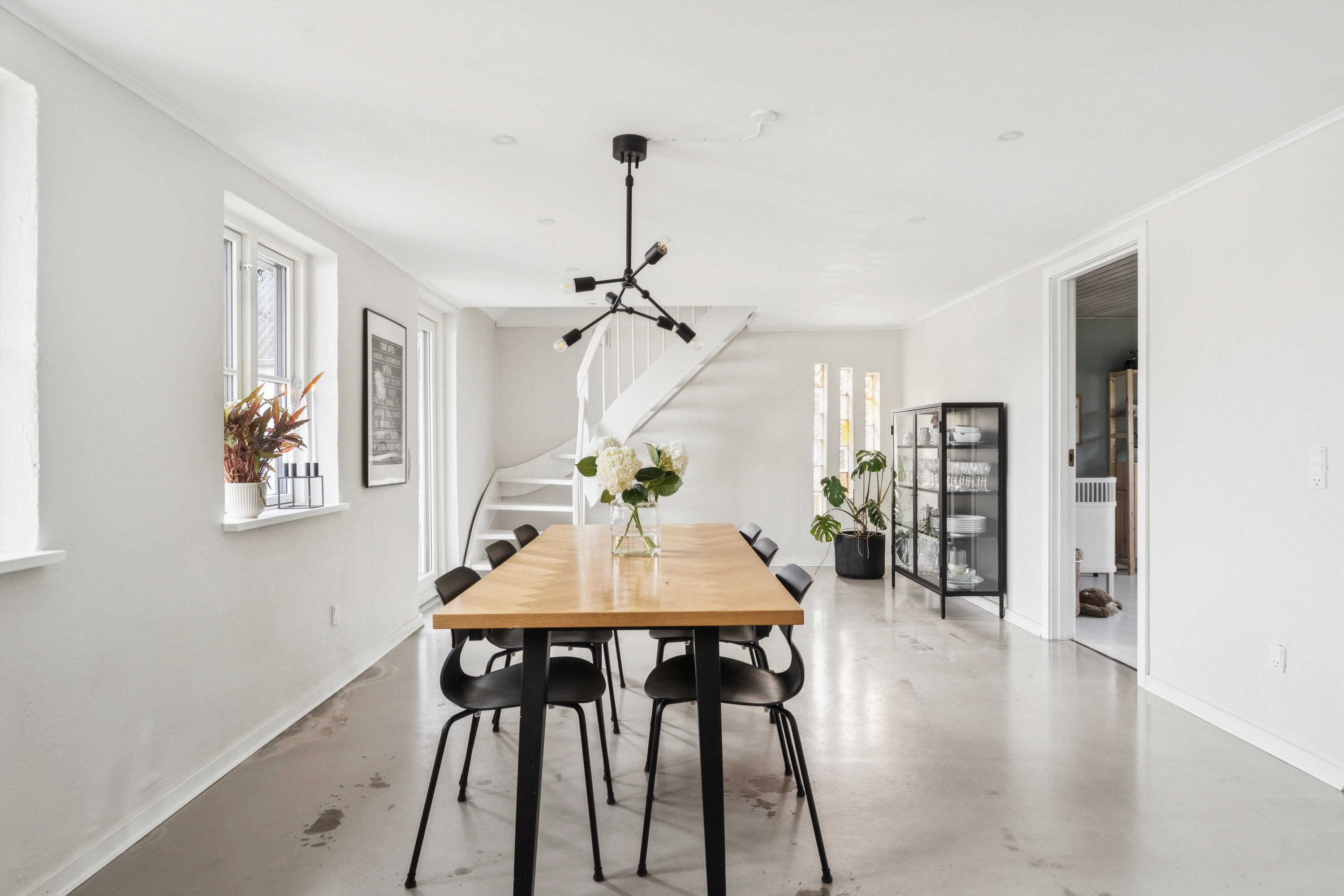 Fremhævet spisestue billede i fuldskærmstilstand. Billede af Nedre Vej 50, Albæk, 8930 Randers NØ