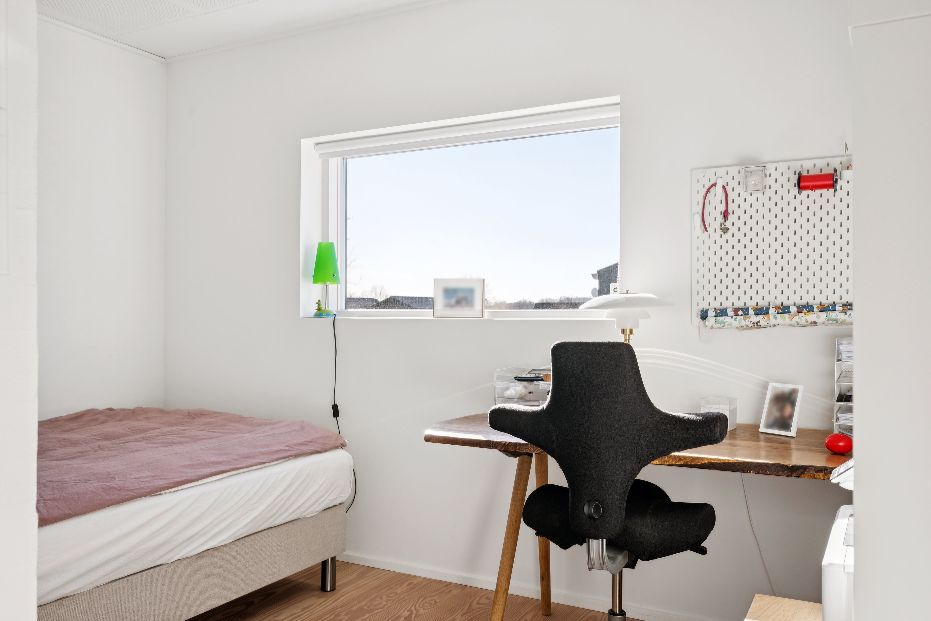 Fremhævet  billede i fuldskærmstilstand. Billede af Stenhøjvej 16, Følle Strand, 8410 Rønde