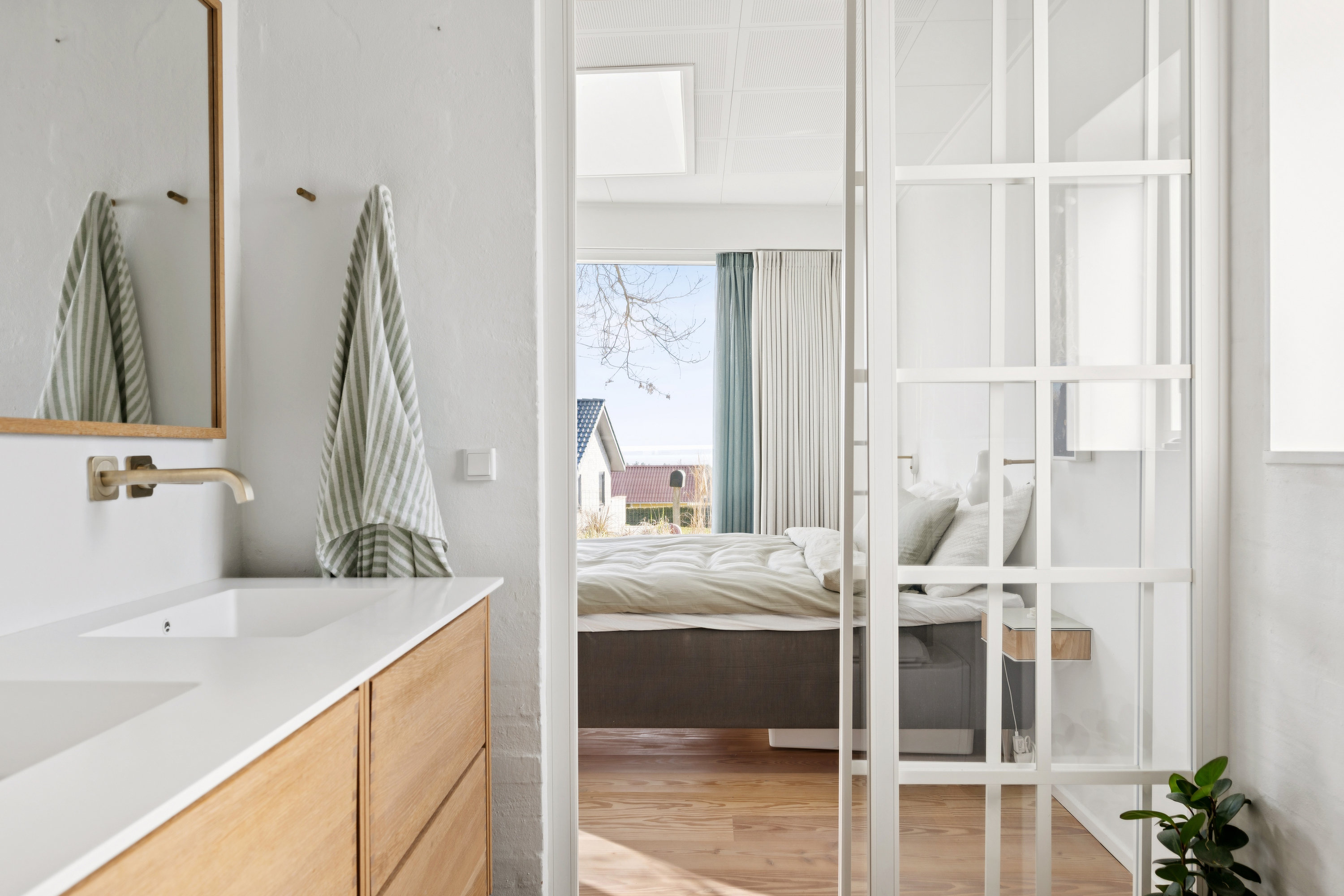 Fremhævet  billede i fuldskærmstilstand. Billede af Stenhøjvej 16, Følle Strand, 8410 Rønde