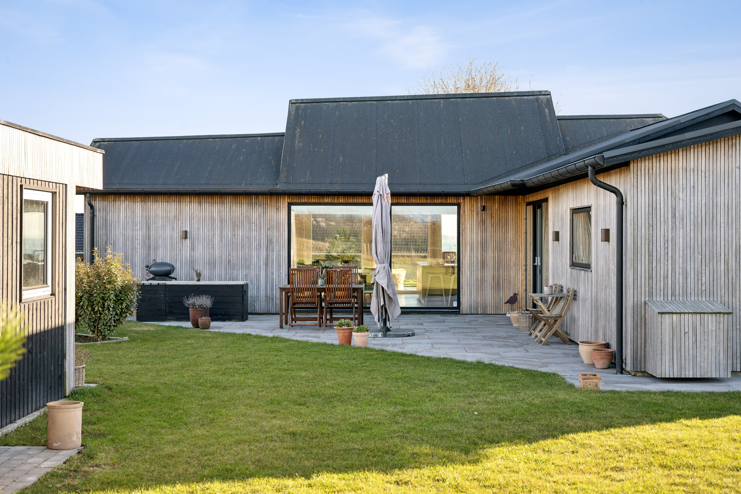 Fremhævet  billede i fuldskærmstilstand. Billede af Stenhøjvej 16, Følle Strand, 8410 Rønde