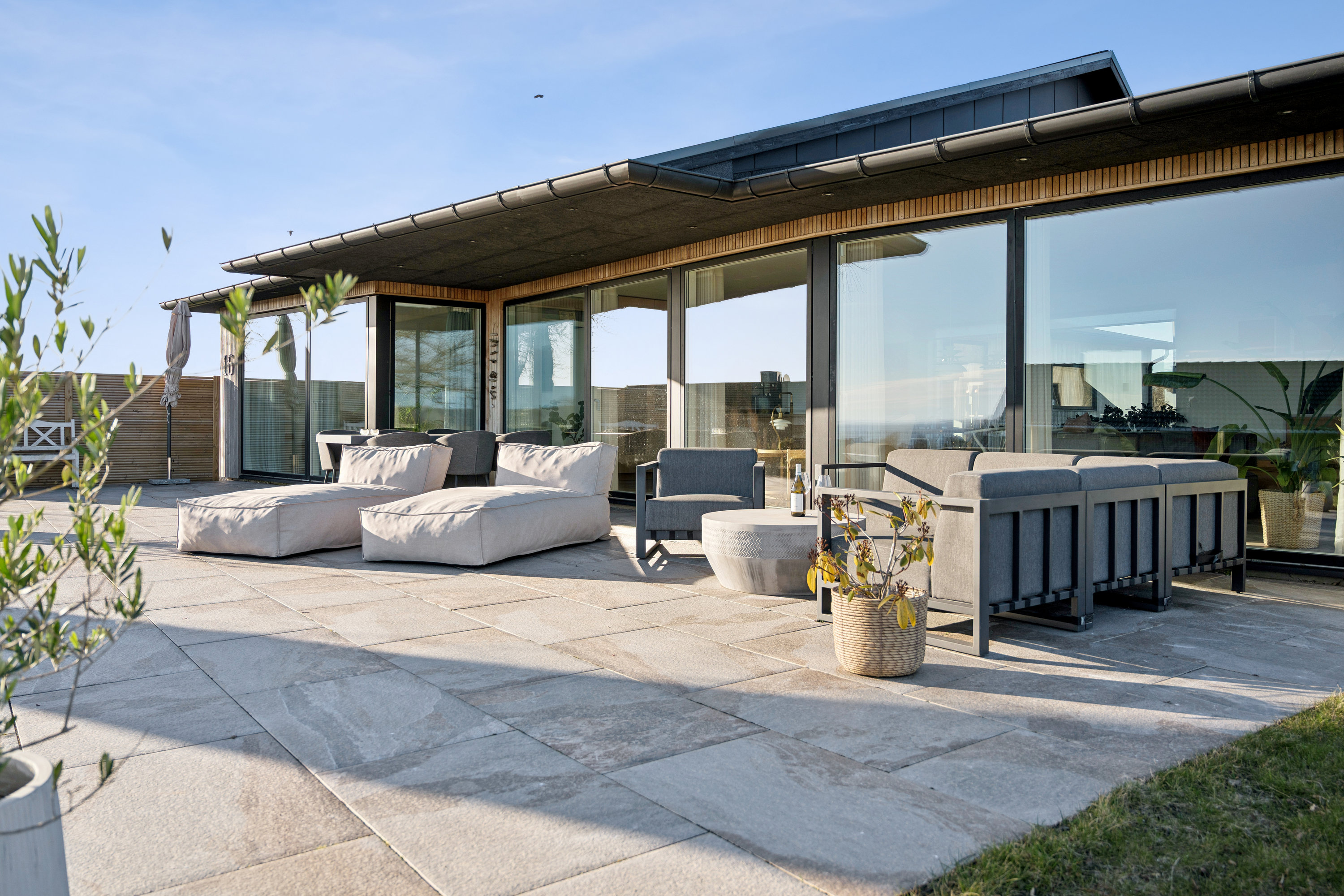 Fremhævet  billede i fuldskærmstilstand. Billede af Stenhøjvej 16, Følle Strand, 8410 Rønde