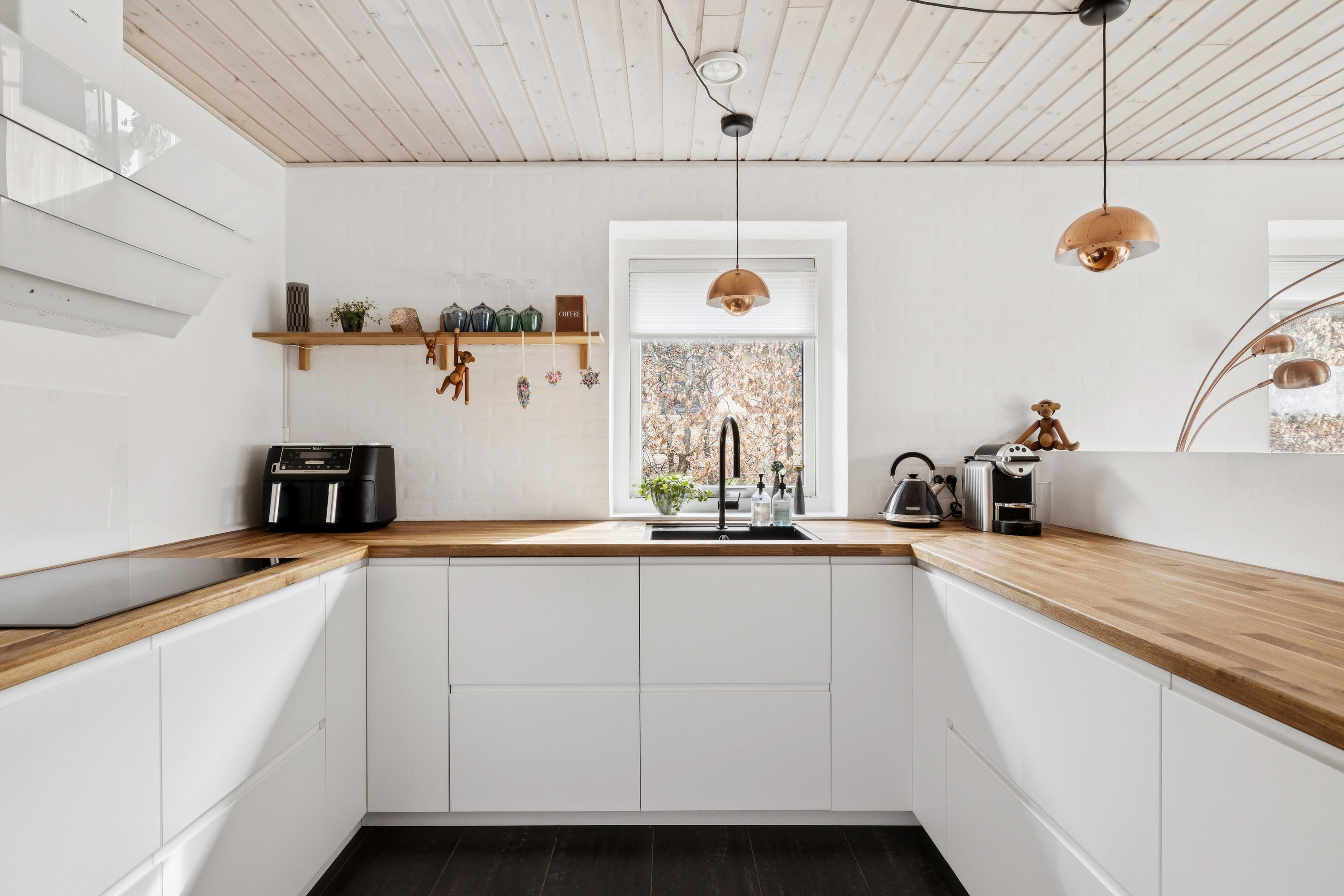 Fremhævet køkken billede i fuldskærmstilstand. Billede af Johannelunden 16, Virring, 8660 Skanderborg