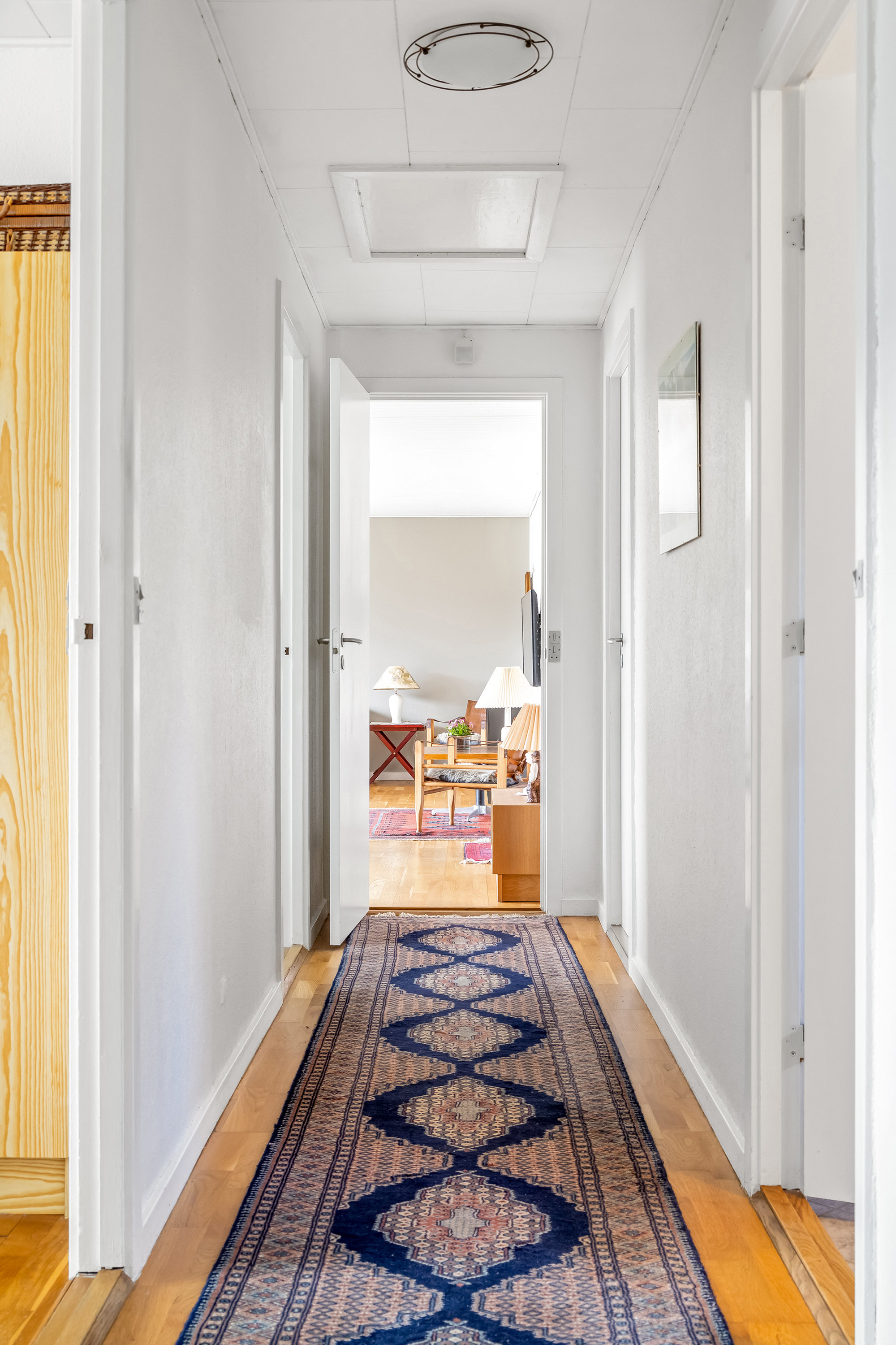 Fremhævet gang billede i fuldskærmstilstand. Billede af Vangeledet 4, 3400 Hillerød