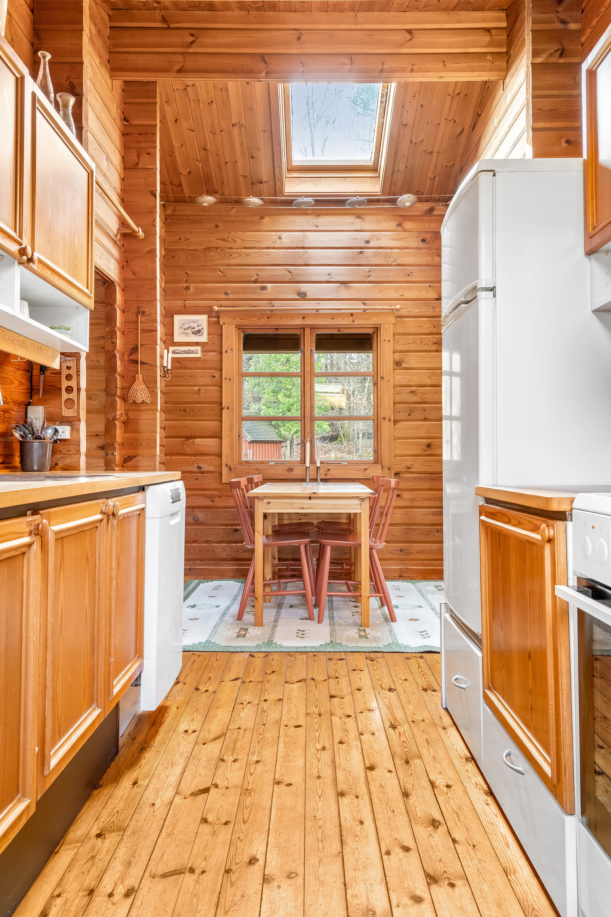 Fremhævet køkken alrum billede i fuldskærmstilstand. Billede af Egernvej 26, 3210 Vejby