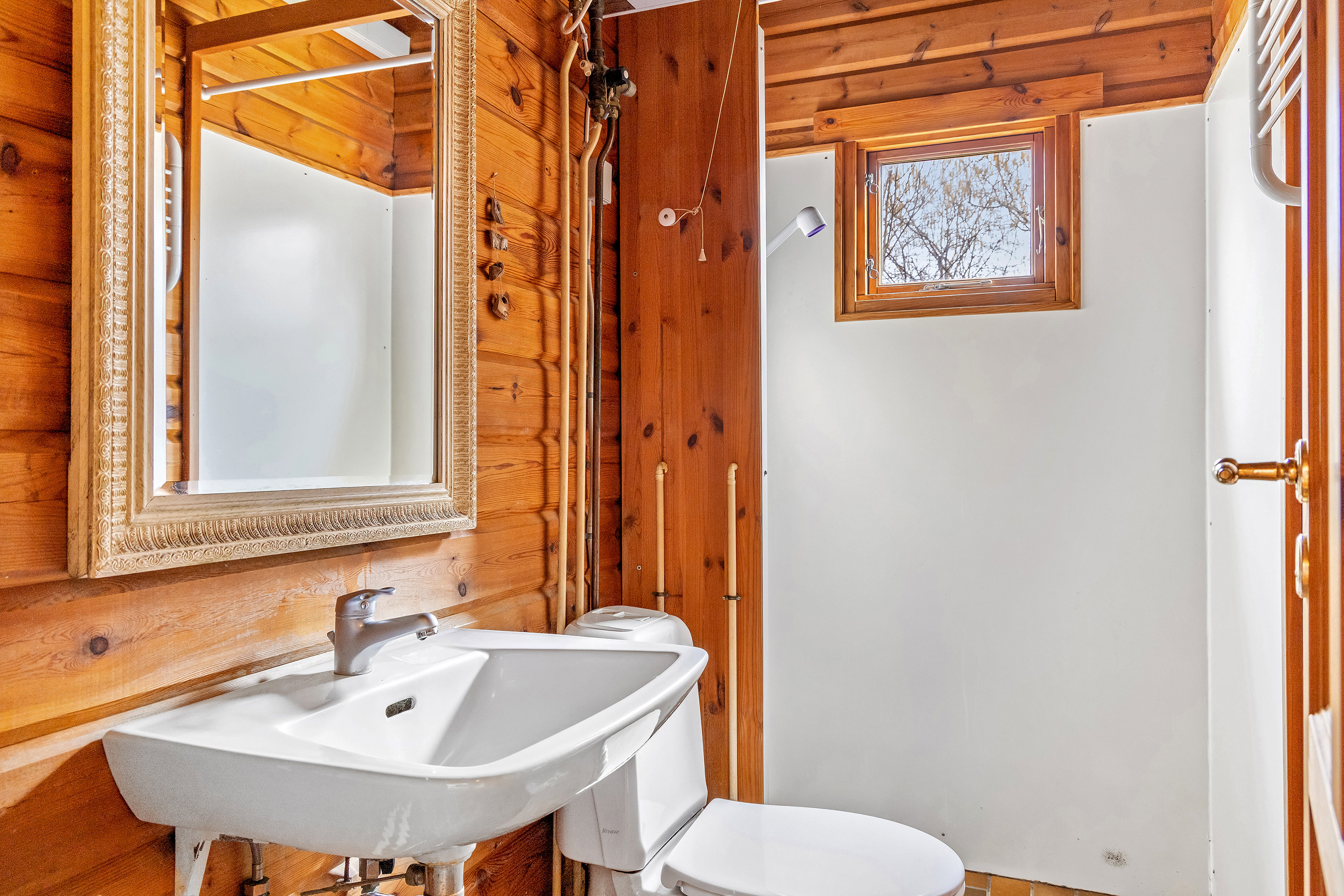 Fremhævet badeværelse billede i fuldskærmstilstand. Billede af Egernvej 26, 3210 Vejby