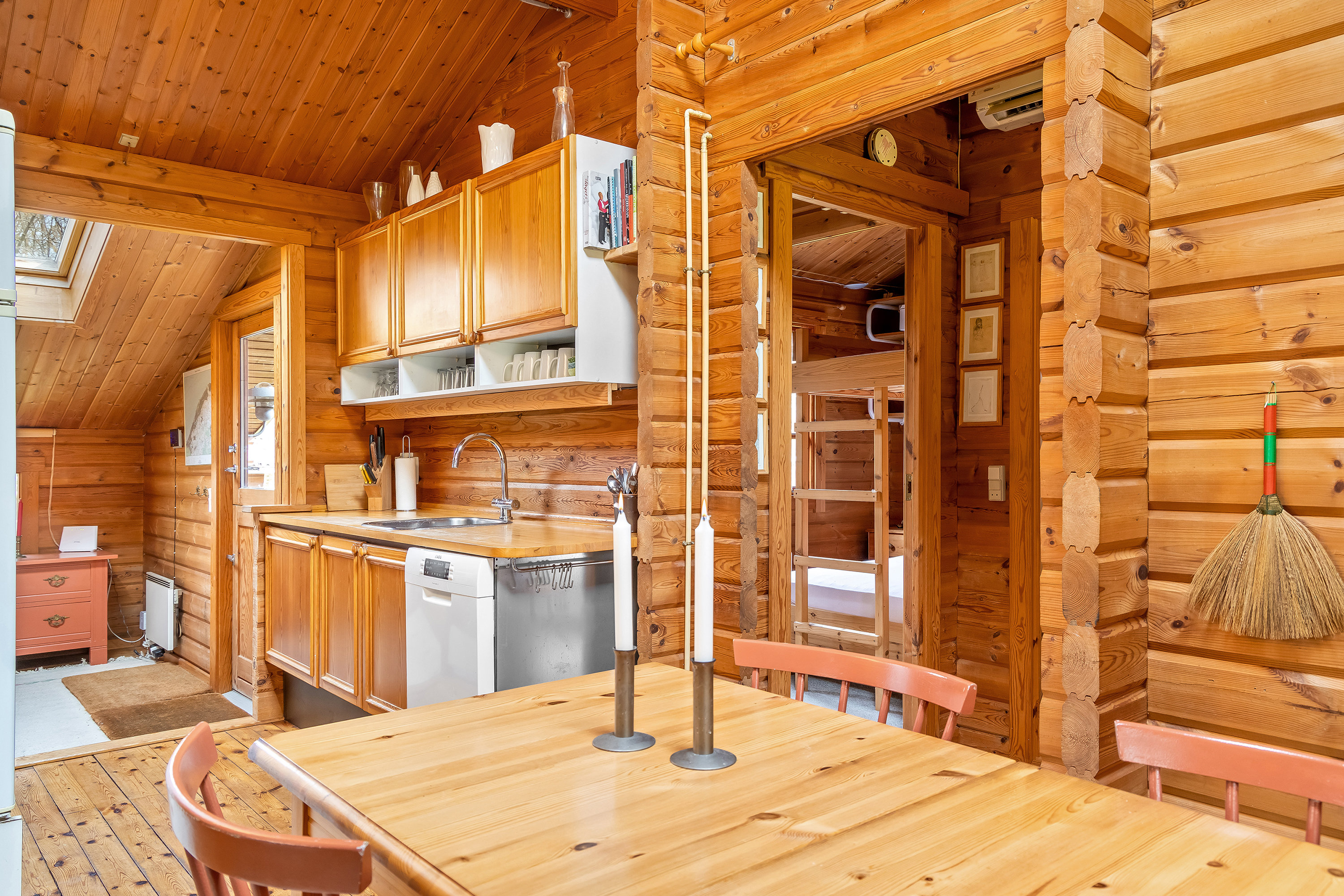 Fremhævet køkken alrum billede i fuldskærmstilstand. Billede af Egernvej 26, 3210 Vejby