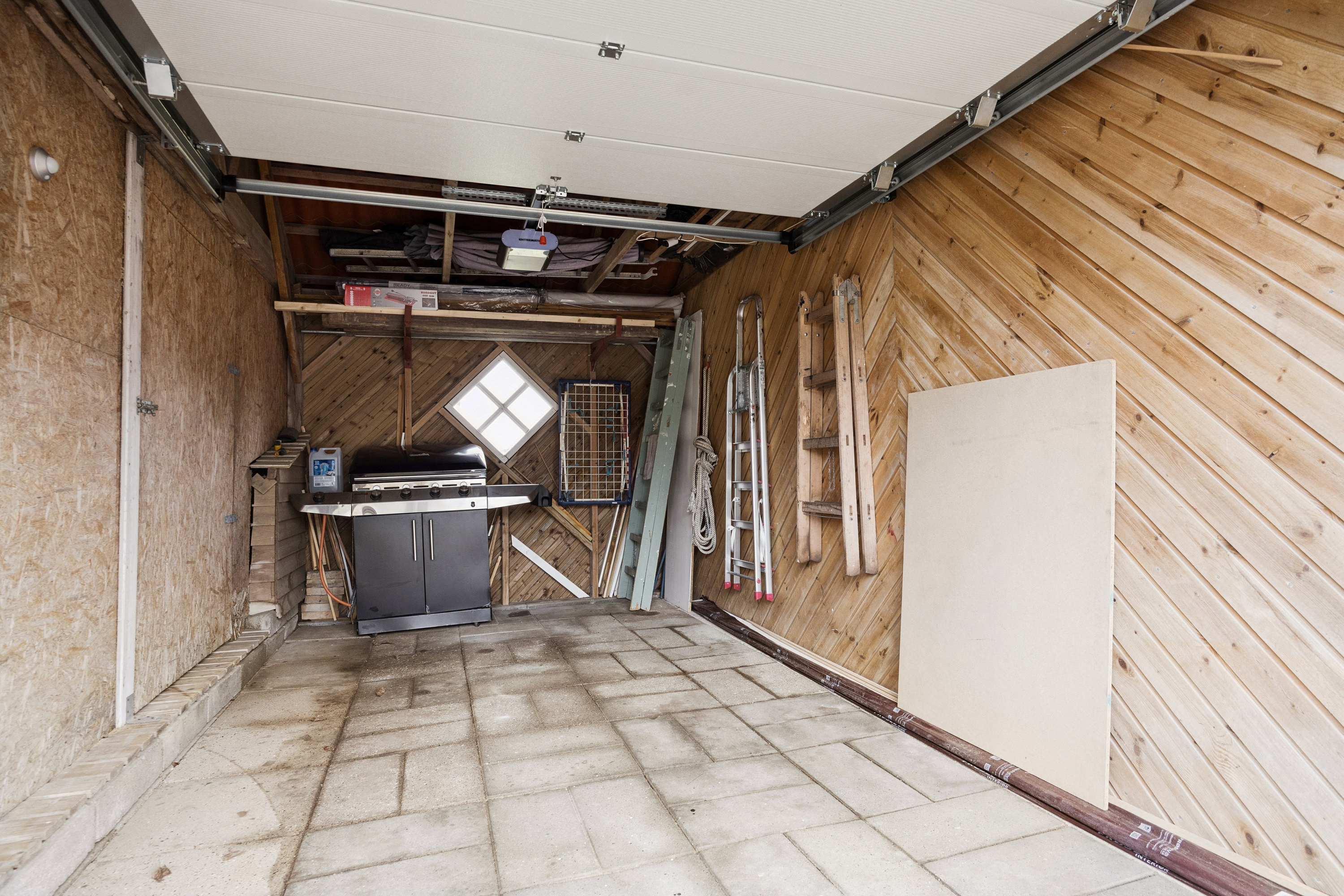 Fremhævet garage billede i fuldskærmstilstand. Billede af Torndalstrand 24, 9370 Hals