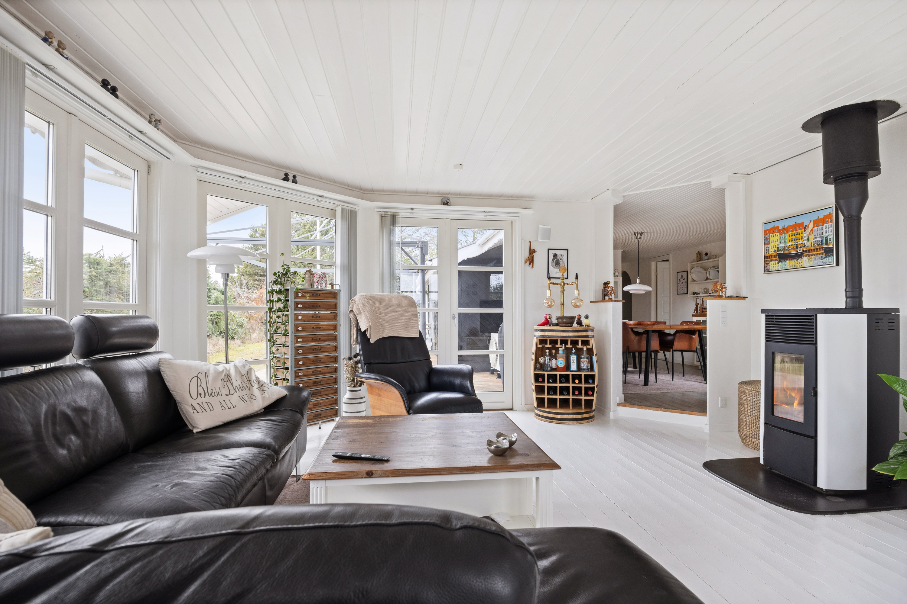 Fremhævet stue billede i fuldskærmstilstand. Billede af Torndalstrand 24, 9370 Hals