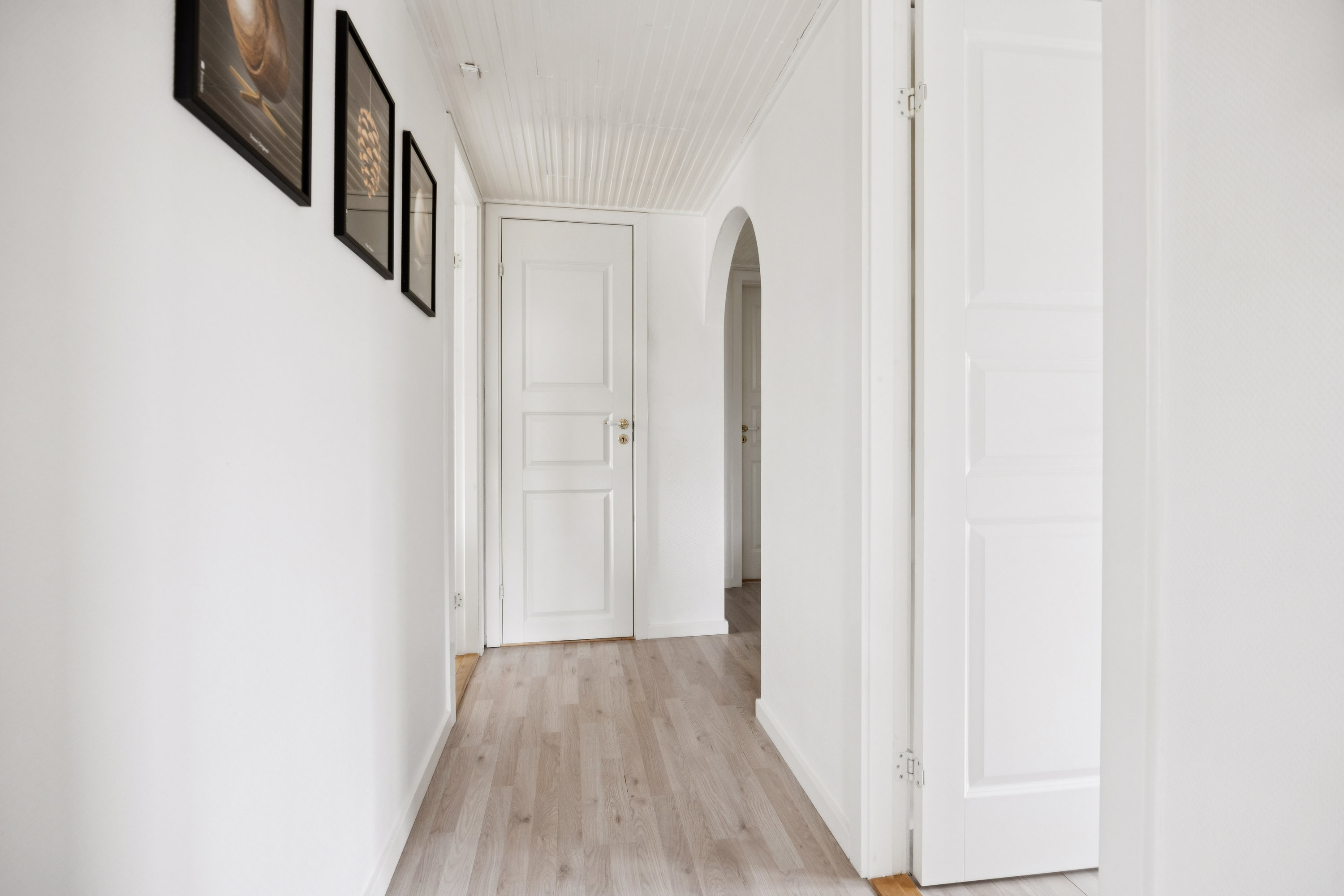 Fremhævet gang billede i fuldskærmstilstand. Billede af Torndalstrand 24, 9370 Hals