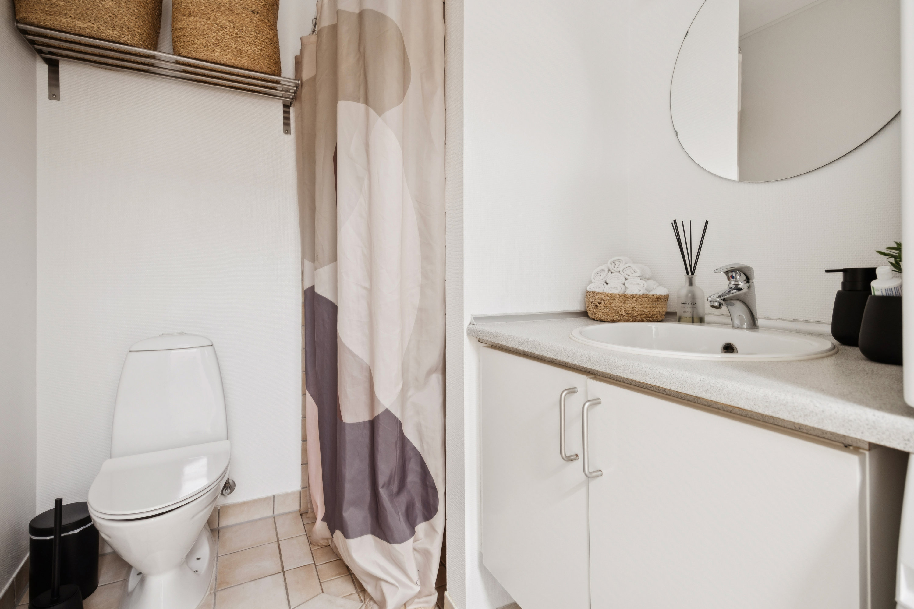 Fremhævet badeværelse billede i fuldskærmstilstand. Billede af Vodskovvej 27C, 9310 Vodskov