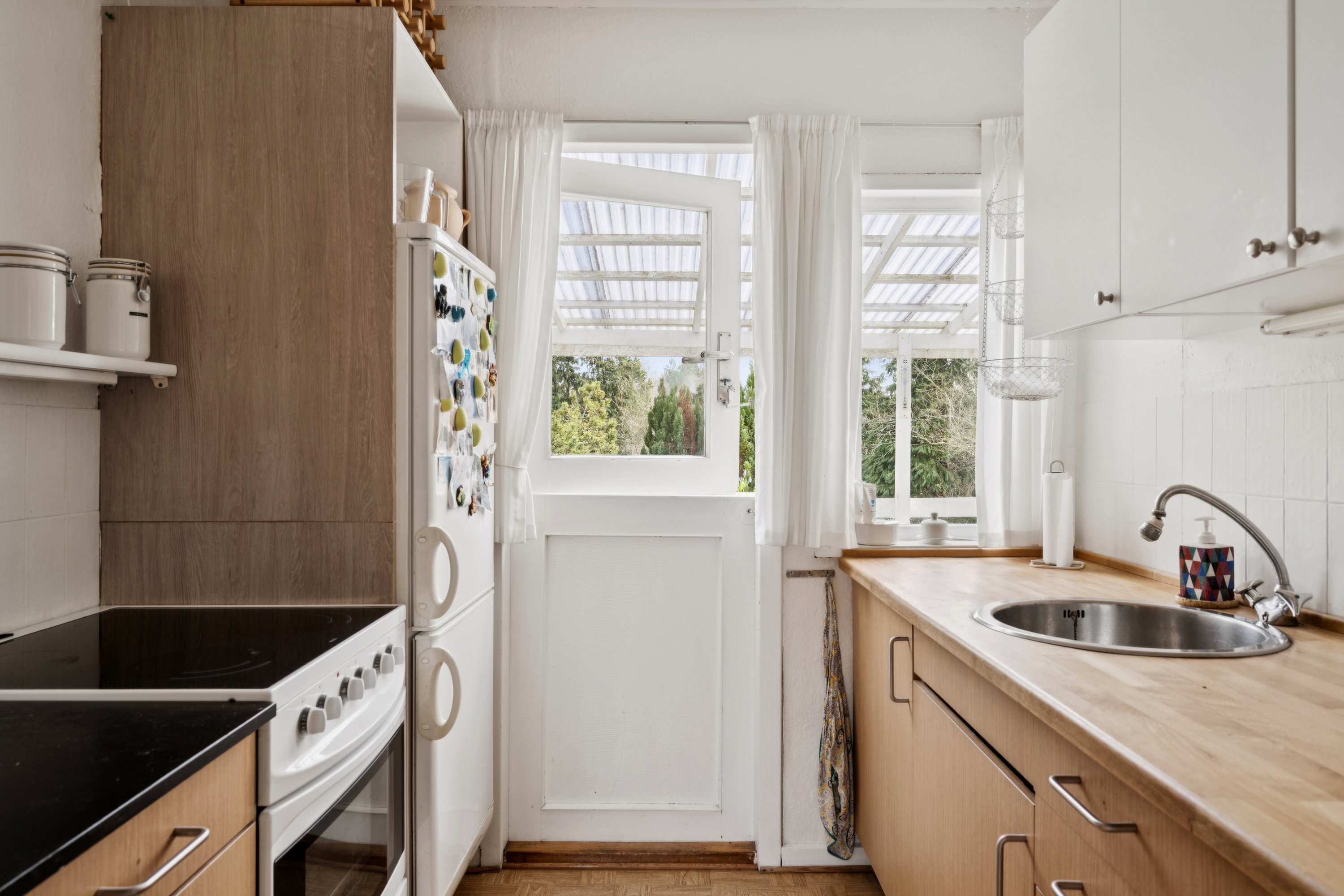 Fremhævet køkken billede i fuldskærmstilstand. Billede af Klithøj 20, Dejret Klit, 8420 Knebel