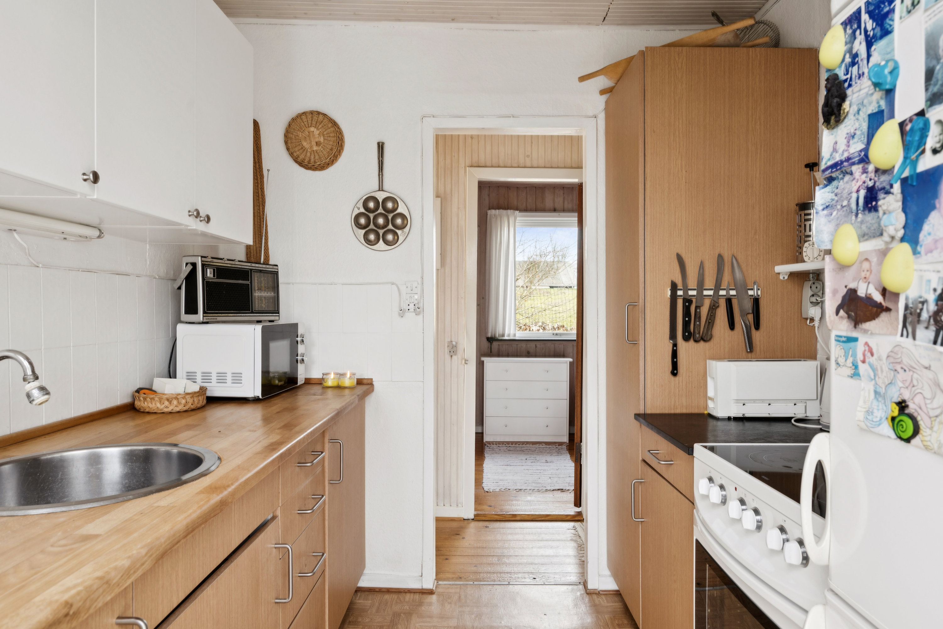 Fremhævet køkken billede i fuldskærmstilstand. Billede af Klithøj 20, Dejret Klit, 8420 Knebel